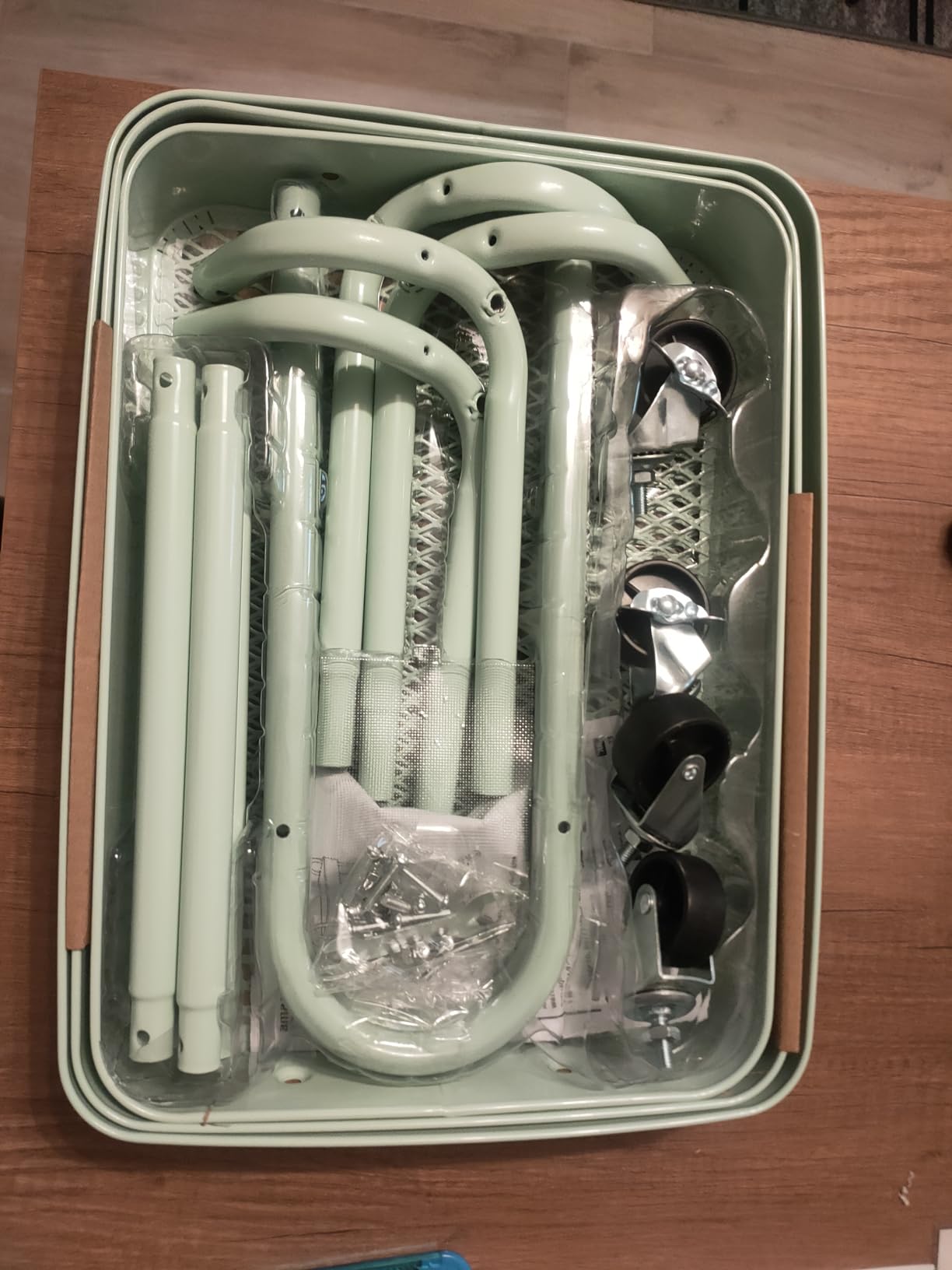 AmazonBasics carrello 3 scomparti verde menta con ruote