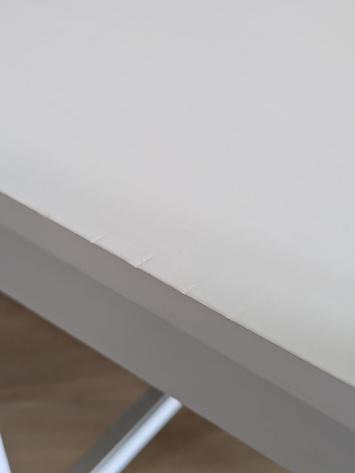 Amazon Basics Sgabello da Bancone Bianco Confezione da 2 con Schienale