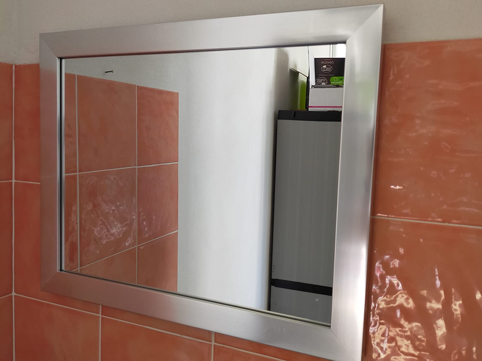 Amazon Basics Specchio da Parete Rettangolare 40,6x50,8 Nichel