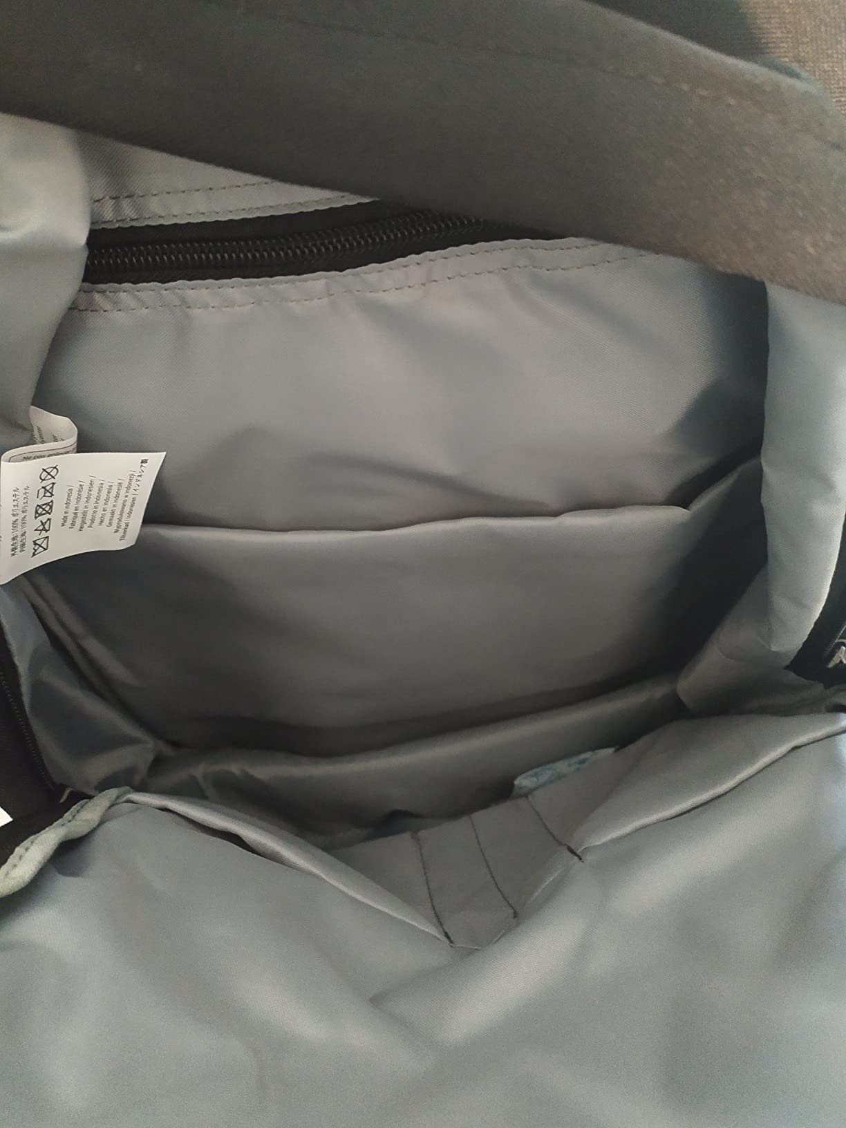 Amazon Basics Classico Zaino Nero 24 Litri Porta Laptop