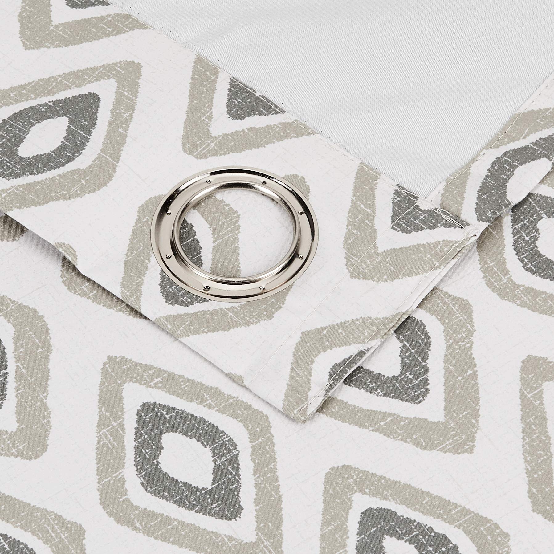 Amazon Basics SilkySoft Tende Oscuranti 2pz 42x95 Tribal Diamond