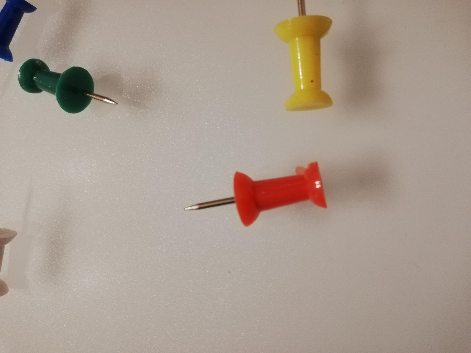 Amazon Basics Puntine Trasparenti 100 pezzi acciaio e plastica