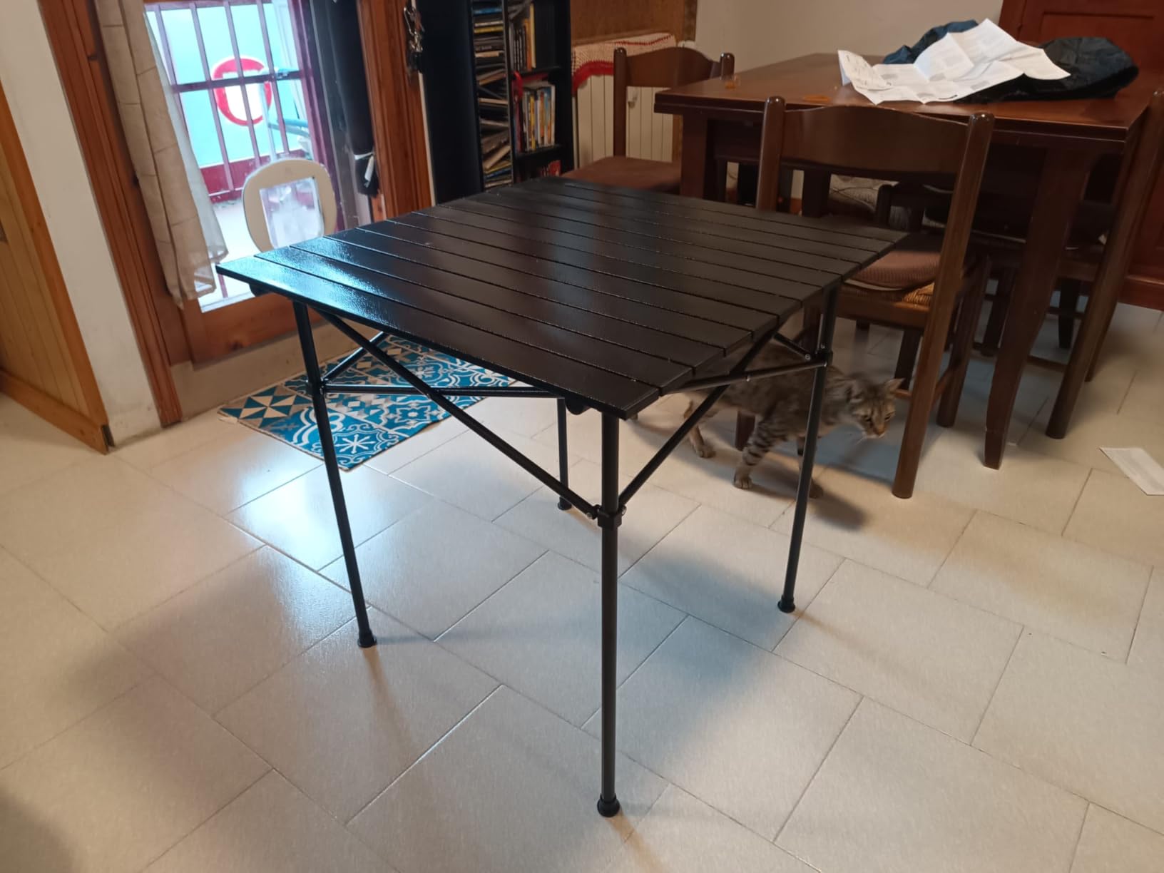 Amazon Basics Tavolo campeggio alto 70 cm nero