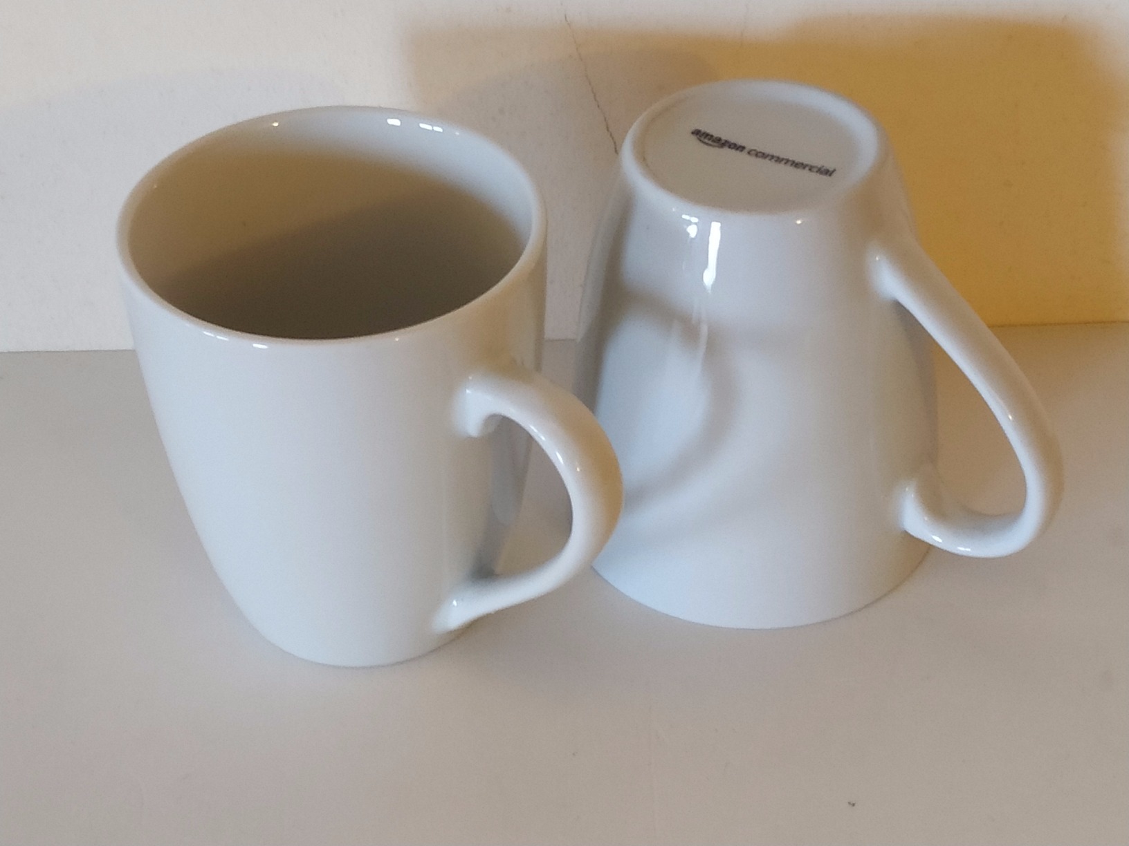 Amazon Basics Tazze Porcellana 355 ml Set 12 Pezzi Bianche Impilabili