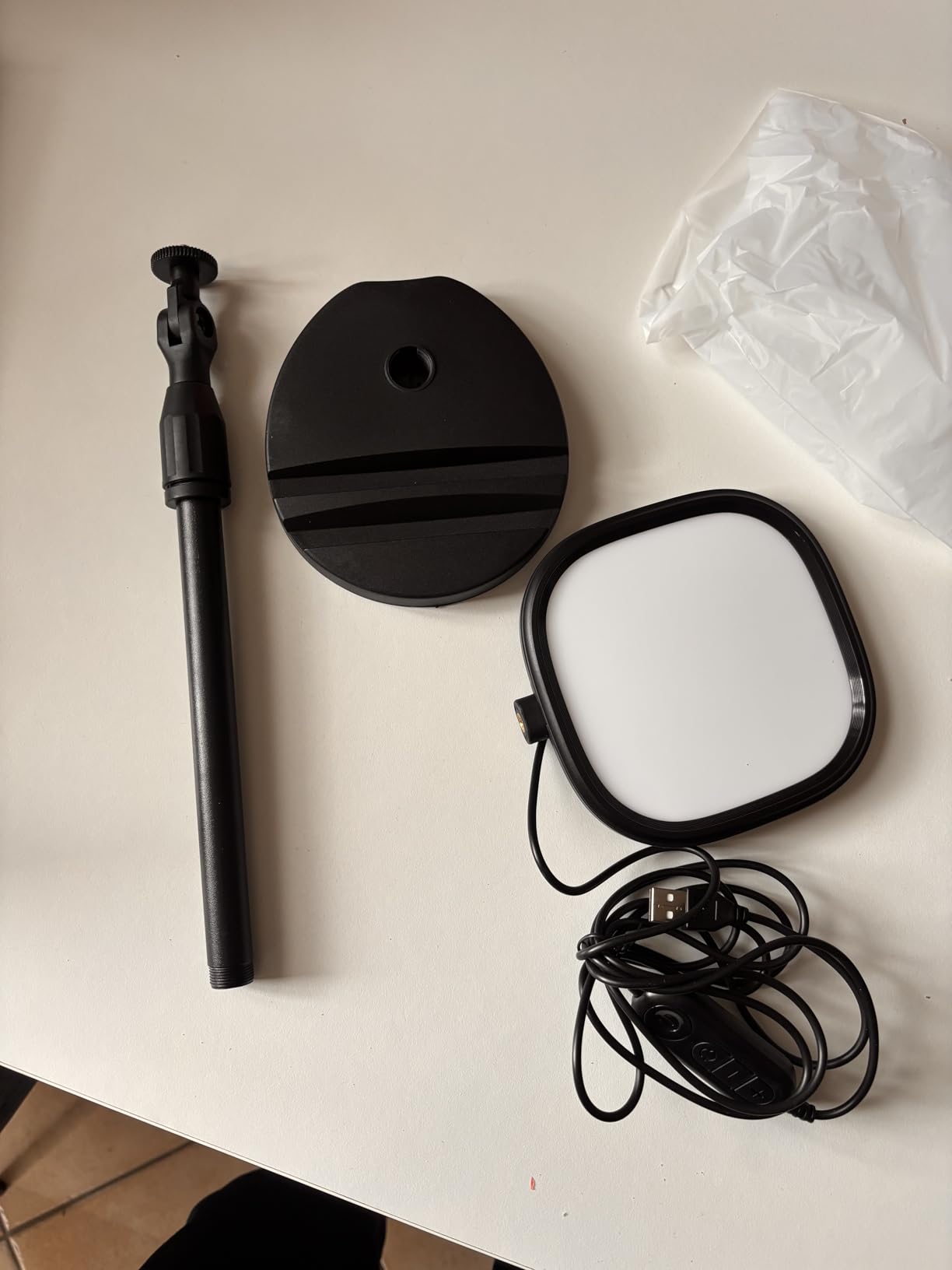 RealPlus Streaming lampada LED supporto telescopico USB