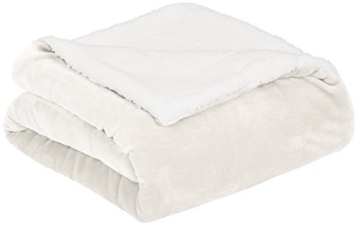Amazon Basics Coperta Micro-Mink Sherpa 150x200cm Panna