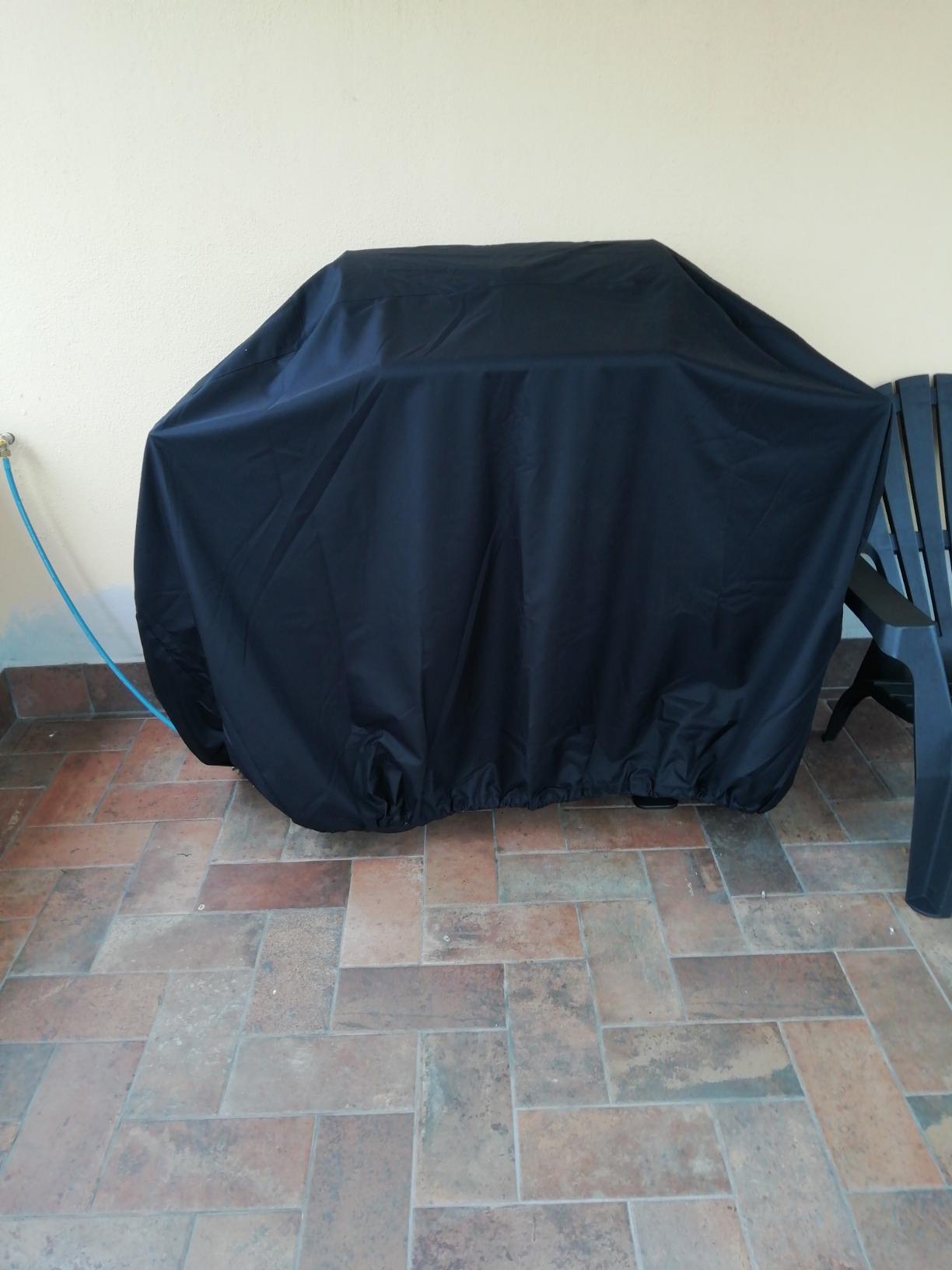 AmazonBasics Copertura Barbecue Gas Nero 152x71x117