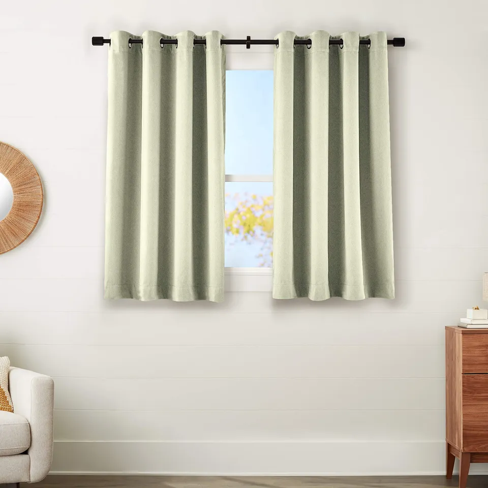 Amazon Basics Theatre Grade tende oscuranti 52x54 verde salvia 2 pezzi termiche