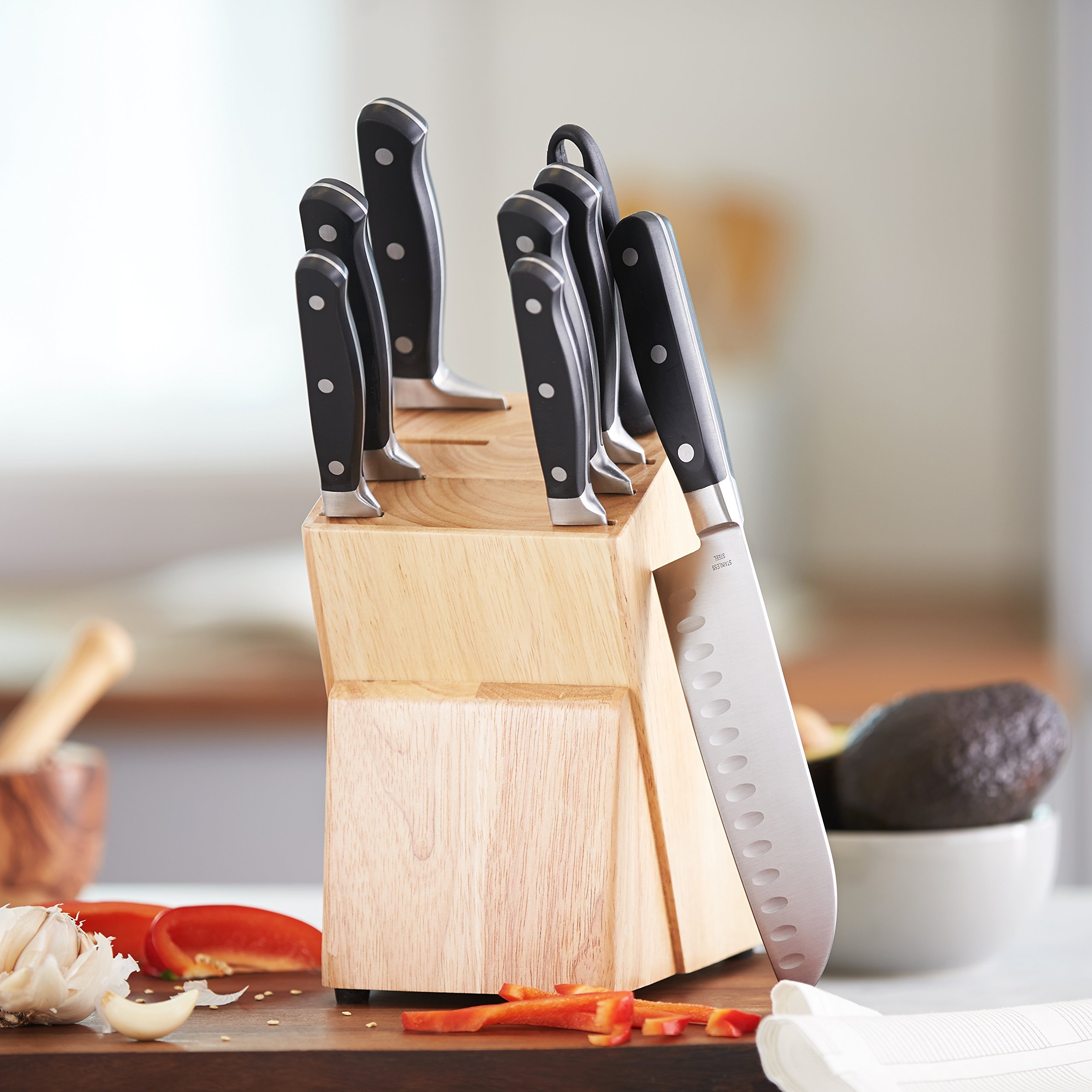 Amazon Basics Set coltelli 9 pezzi con ceppo nero
