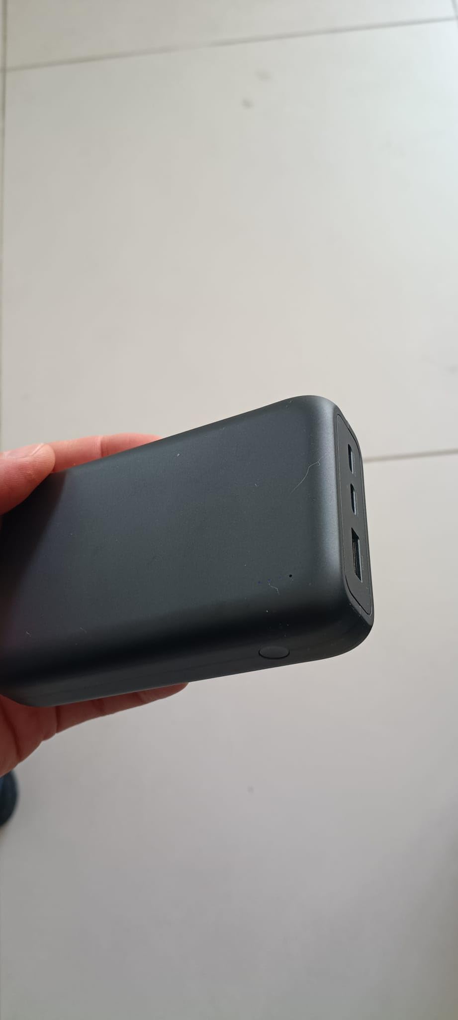 Amazon Basics Power Bank 20000mAh Nero 3 Porte