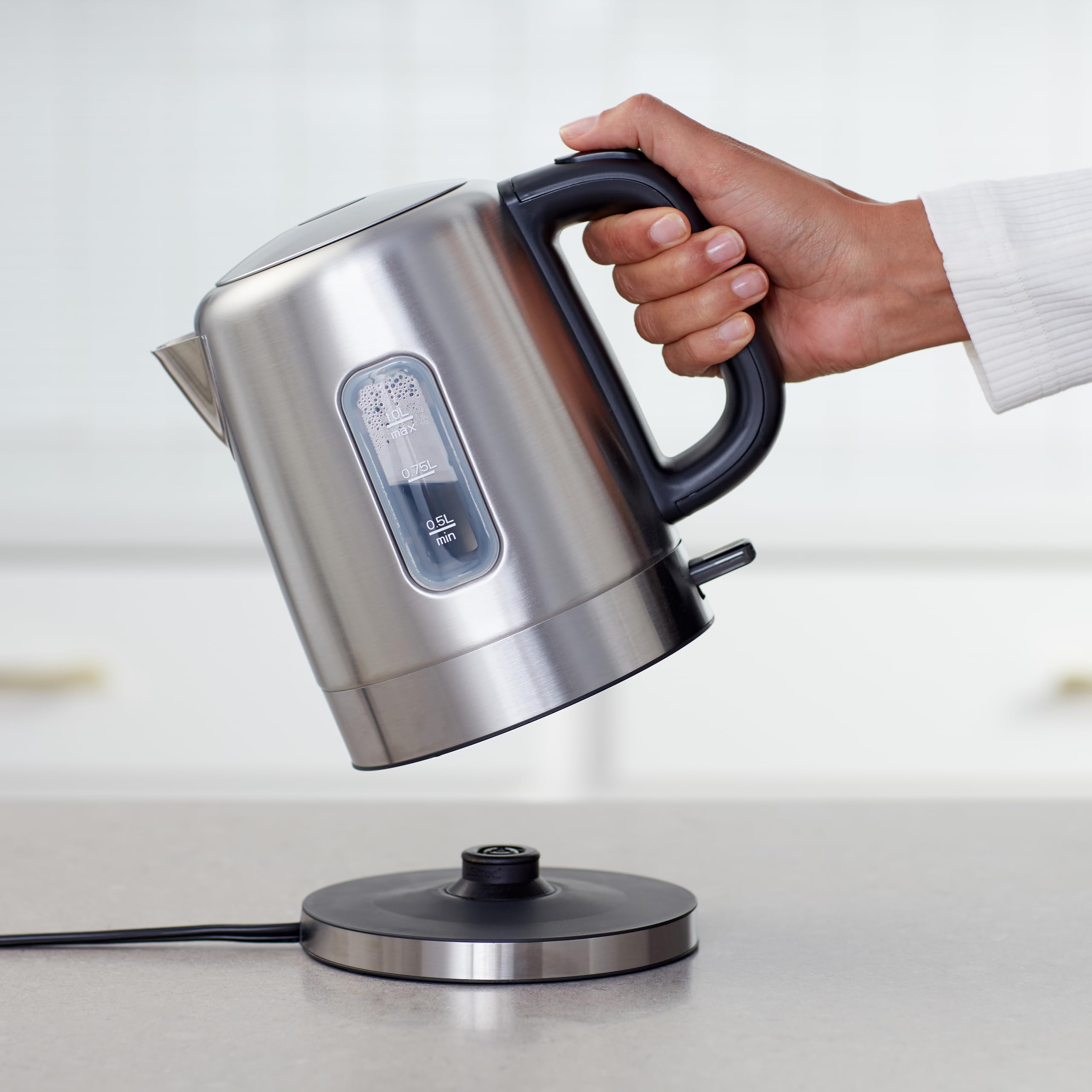 Amazon Basics Bollitore elettrico 1 L nero acciaio