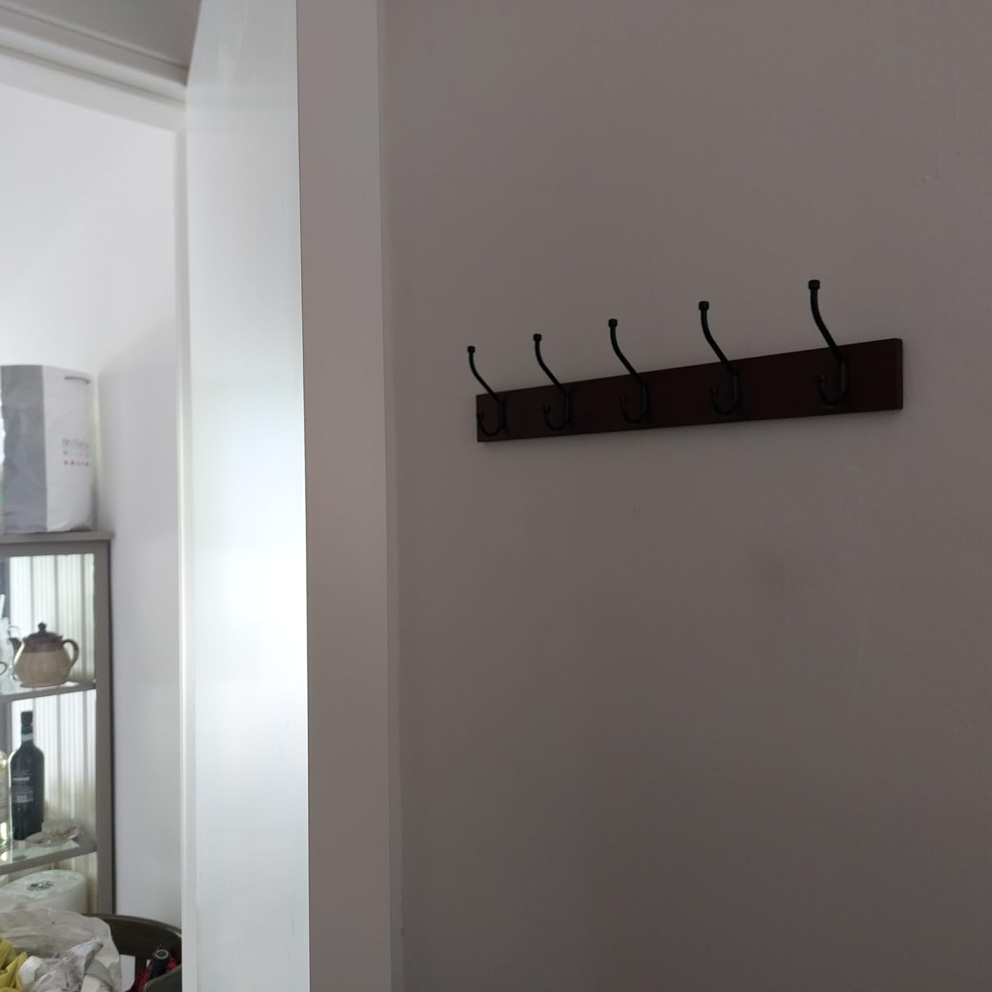 Amazon Basics Appendiabiti da Parete Legno Noce Chiaro 1 pezzo
