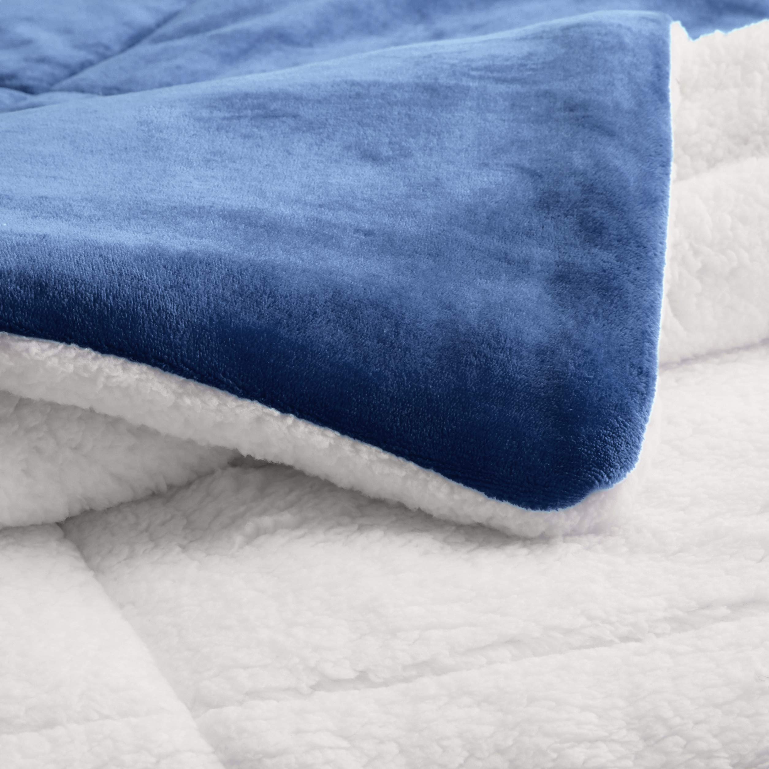 AmazonBasics Sherpa Set Copripiumino 3 Pezzi Blu Navy Morbido
