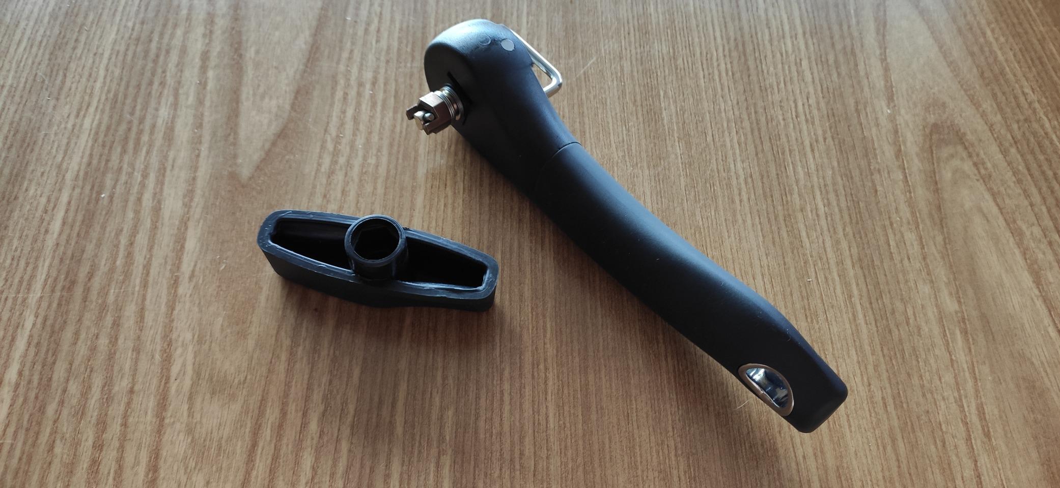 AmazonBasics apriscatole manuale nero manico morbido grande