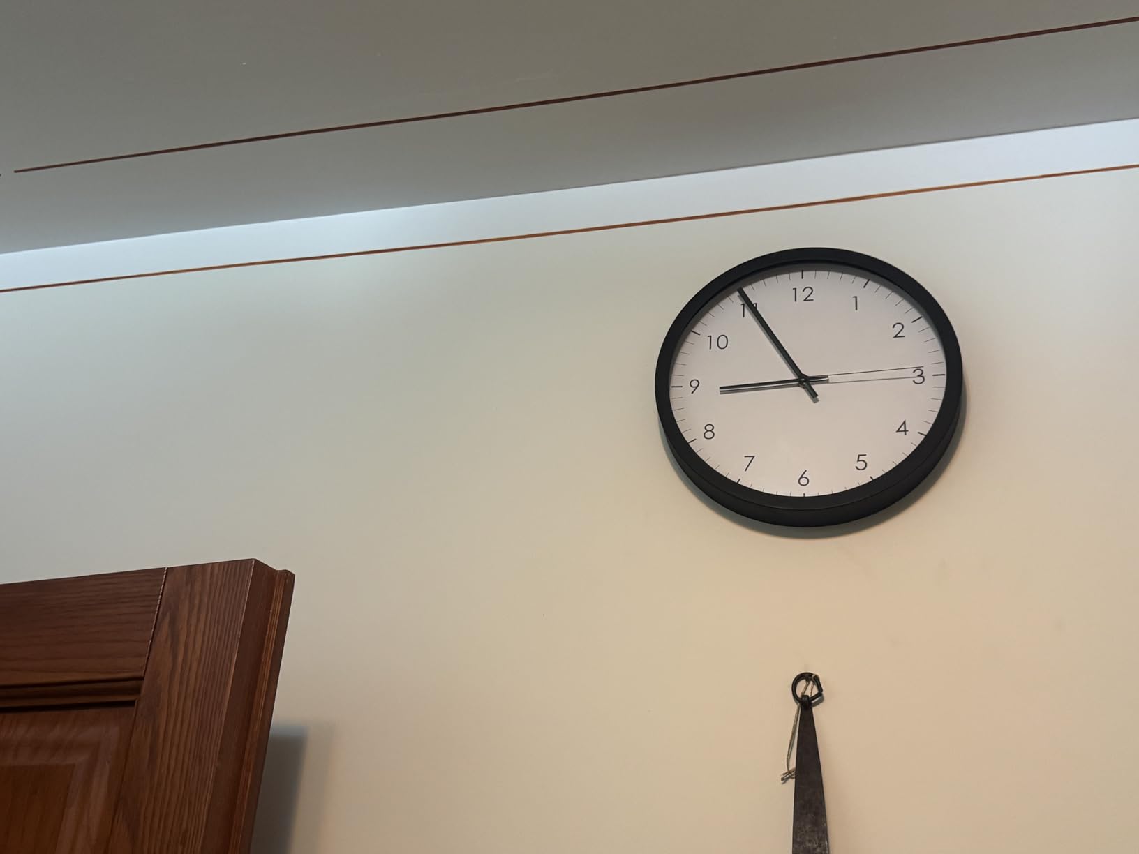 Amazon Basics Orologio da Parete 30 cm Nero Silenzioso