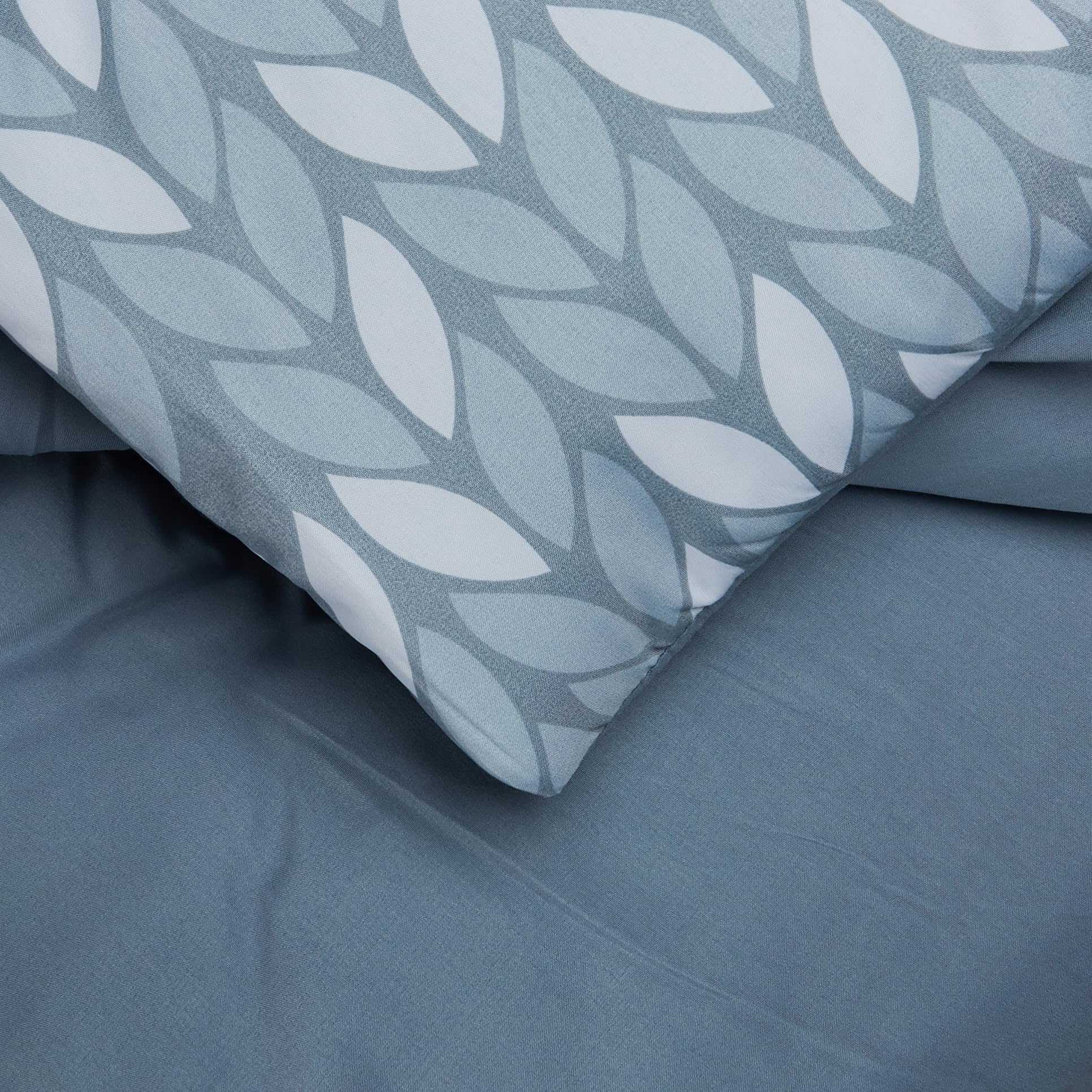 AmazonBasics Set Letto Full/Queen Grigio Foglie Poliestere