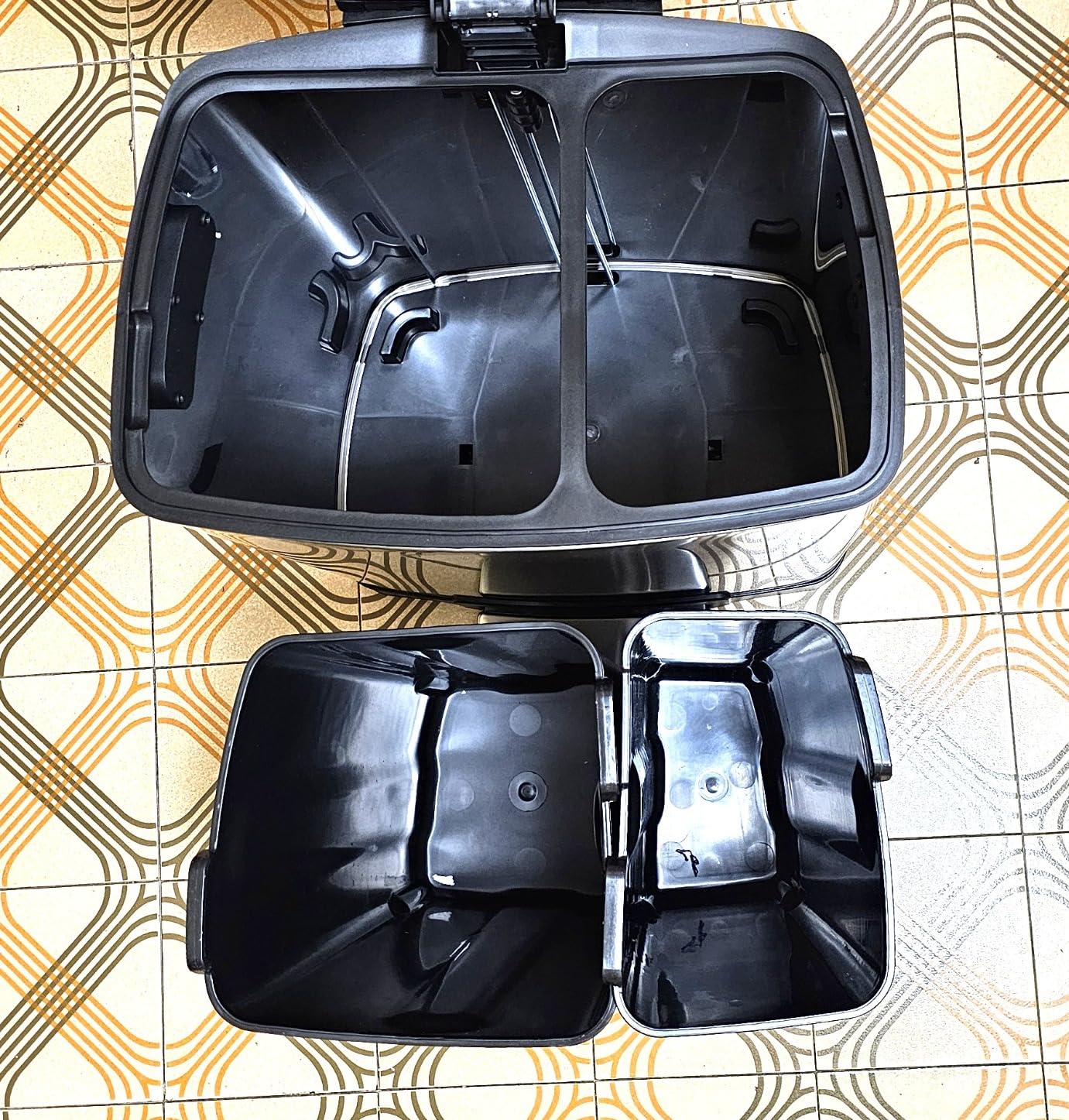 AmazonBasics Pattumiera 30+30L Doppia 60L Acciaio Inox