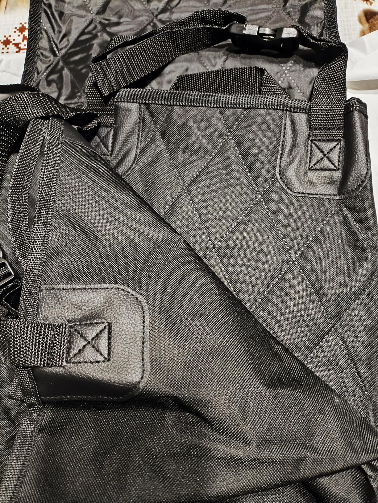 AmazonBasics Coprisedile Auto Cani Nero Impermeabile