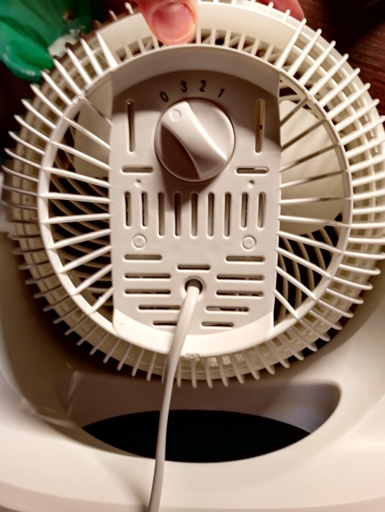 Amazon Basics ventilatore da tavolo 18 cm bianco 3 velocita