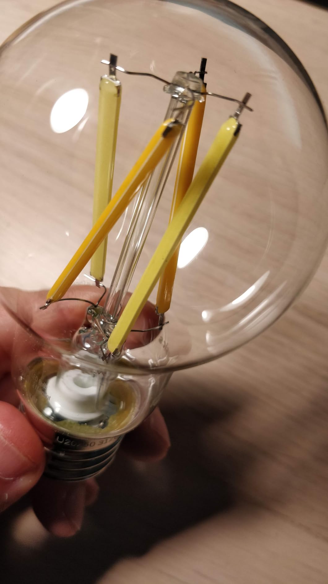 AmazonBasics Lampadina Smart Filamento LED A60 Alexa