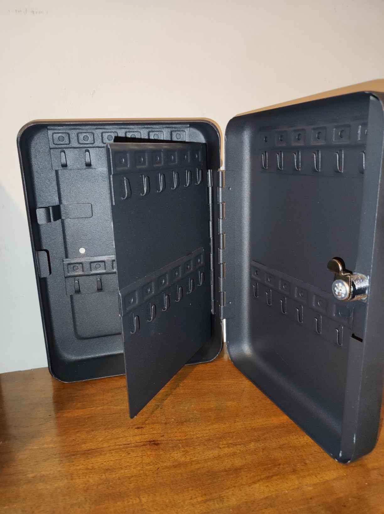 Amazon Basics Cassetta Portachiavi 24 Chiavi Argento Alluminio