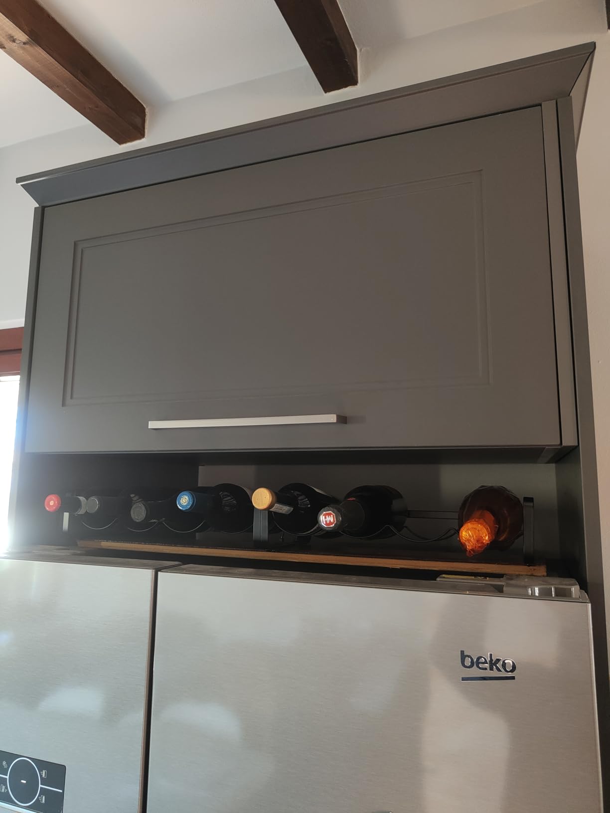 AmazonBasics Portabottiglie da Tavolo Acciaio Confezione da 1 Nero