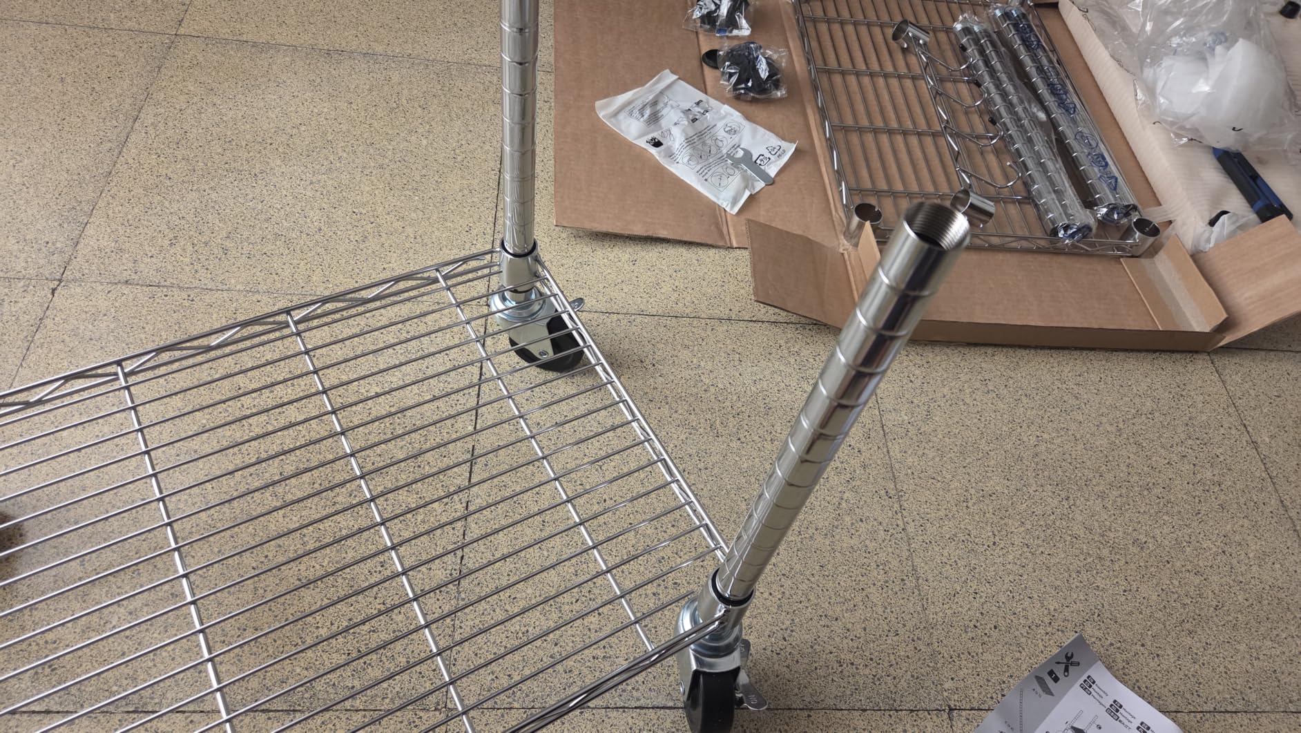 AmazonBasics scaffale cucina 3 ripiani ruote 53 x 38 x 92 cm