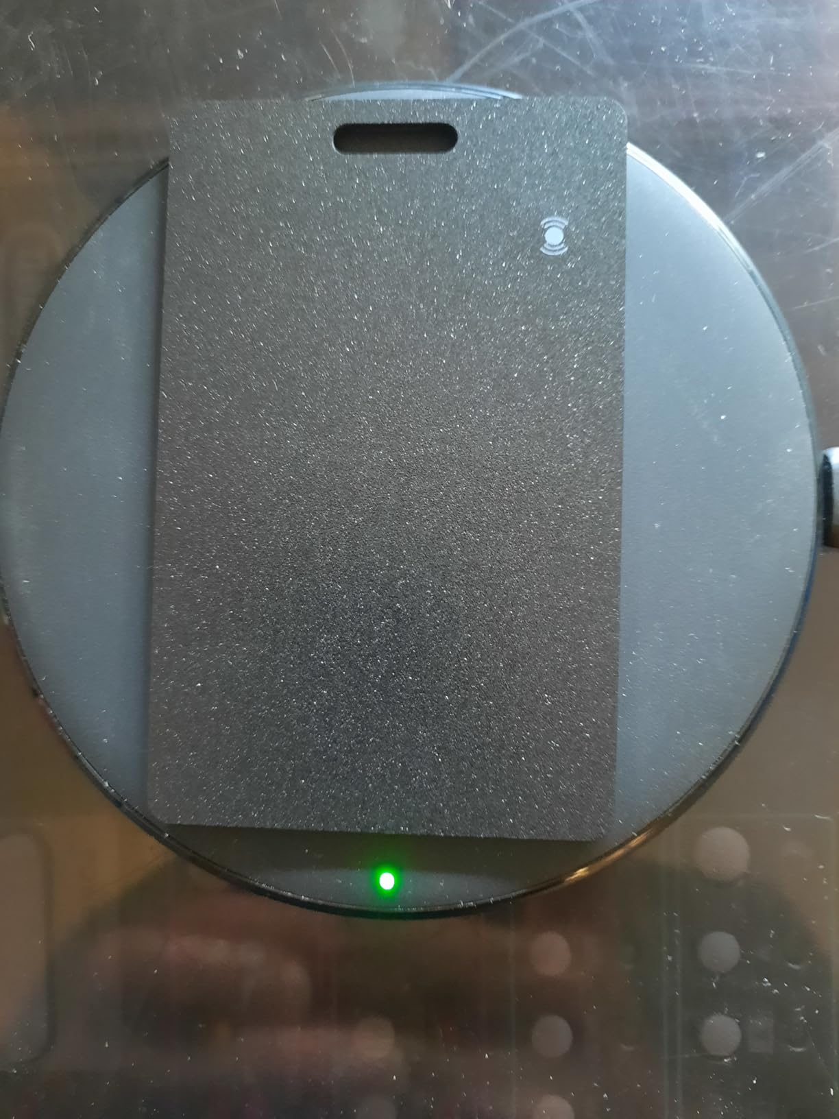 Amazon Basics Caricatore Wireless 15W Nero con Cavo USB