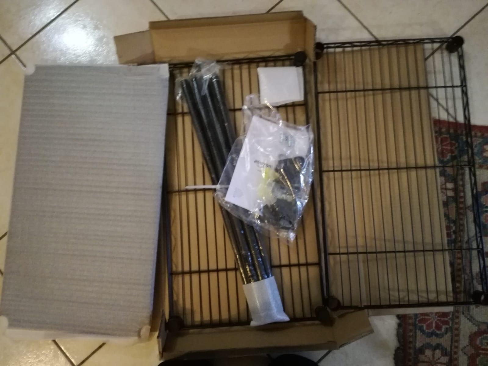 AmazonBasics Scaffale Impilabile 2 Ripiani Nero Metallo