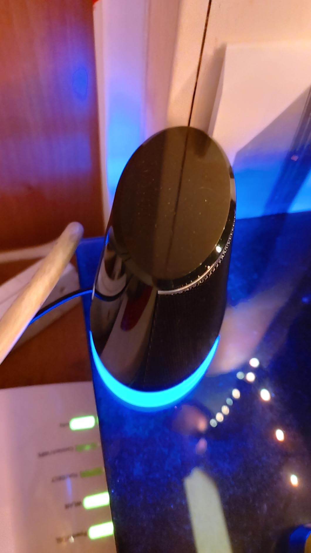 AmazonBasics Altoparlanti PC Bluetooth USB Grandi Neri LED Blu