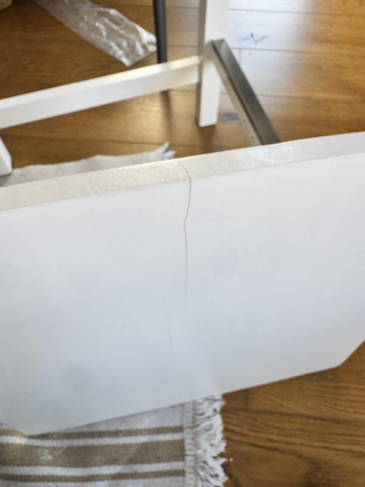 Amazon Basics Sgabello da Bancone Bianco Confezione da 2 con Schienale