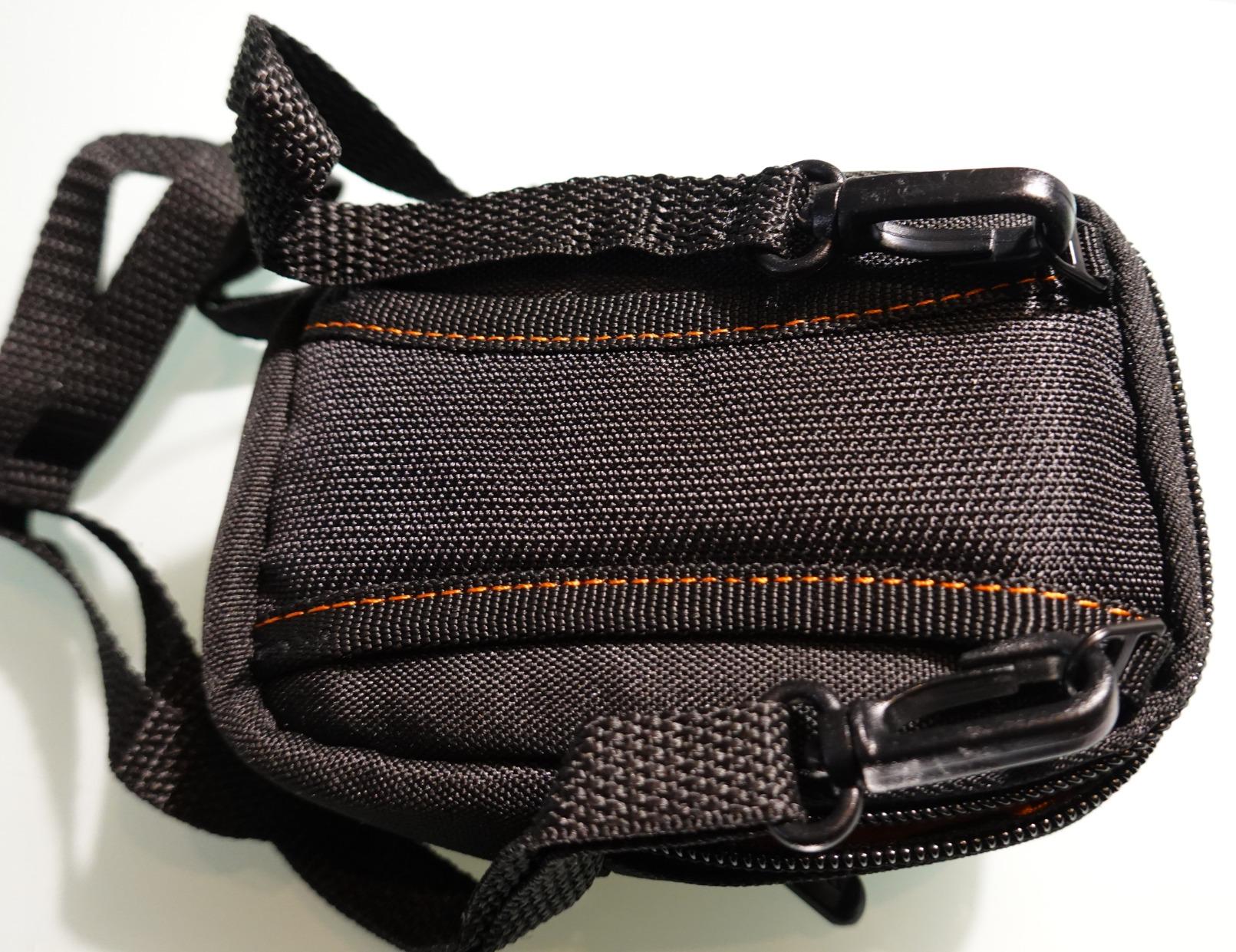 AmazonBasics Custodia Fotocamera Compatta Extra-Piccolo Nero