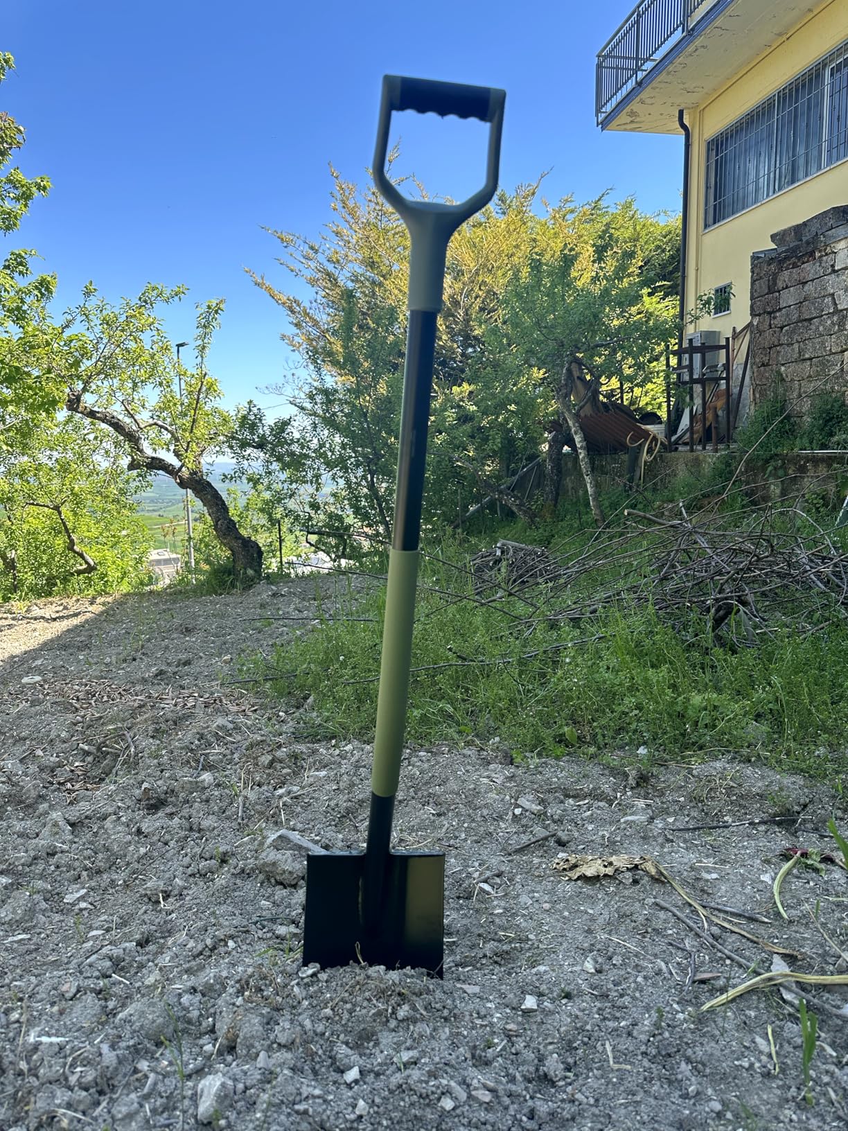 Amazon Basics pala da giardinaggio piatta 47 pollici acciaio nera