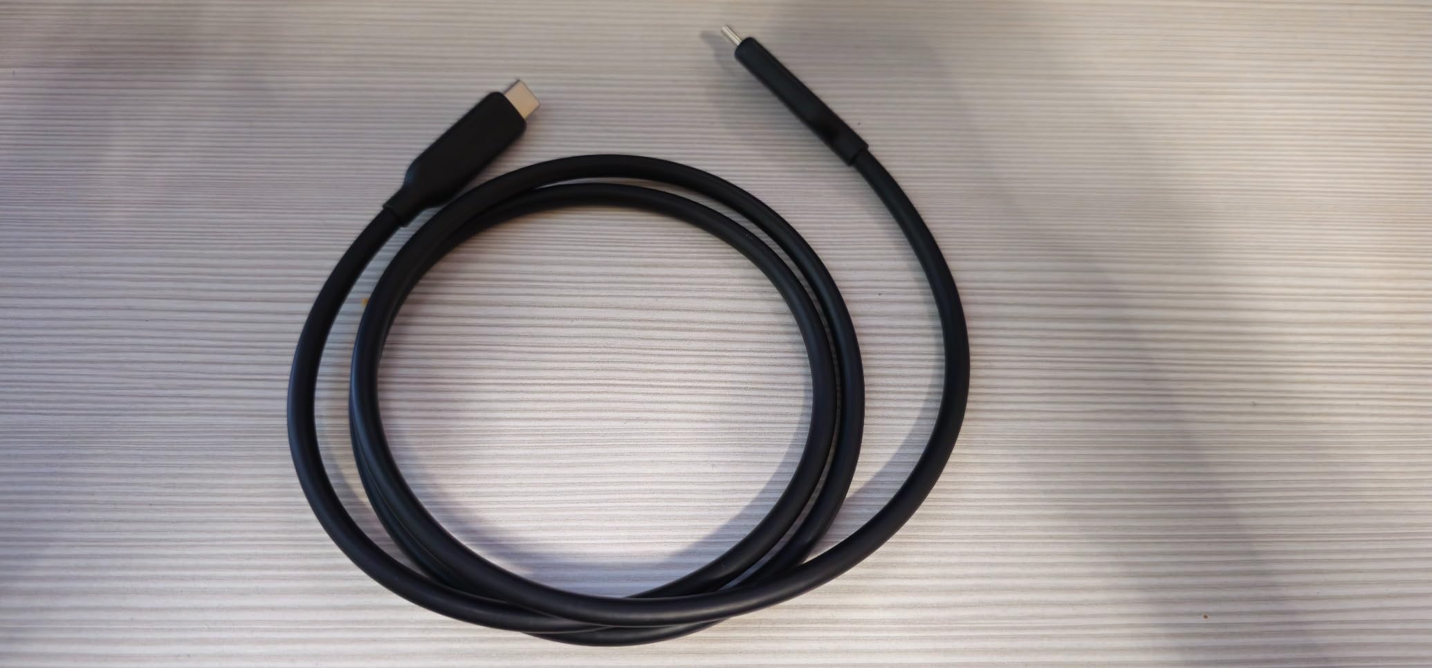 AmazonBasics Cavo USB4 USB-C 1 m 240W 40Gbps 8K Nero