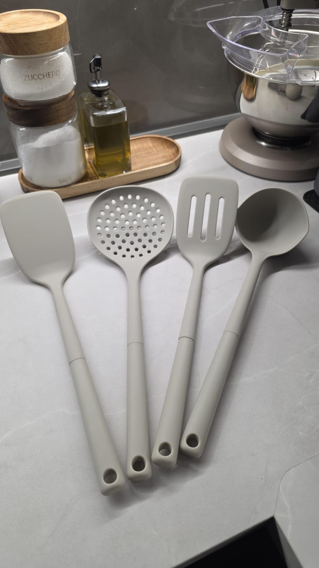 Amazon Basics mestoli cucina silicone 4 pezzi grigio lino