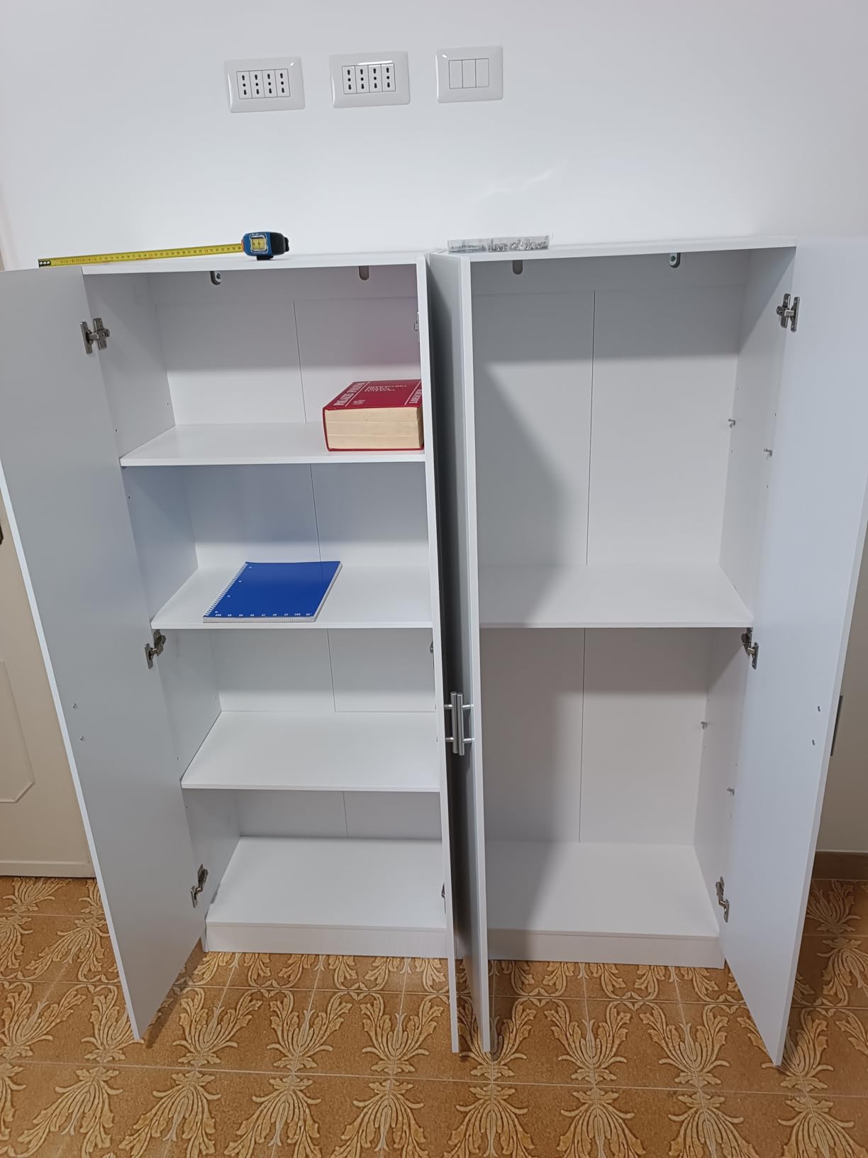 Amazon Basics Armadio Dispensa Bianco 2 Ante 60x31,5x152,5 cm