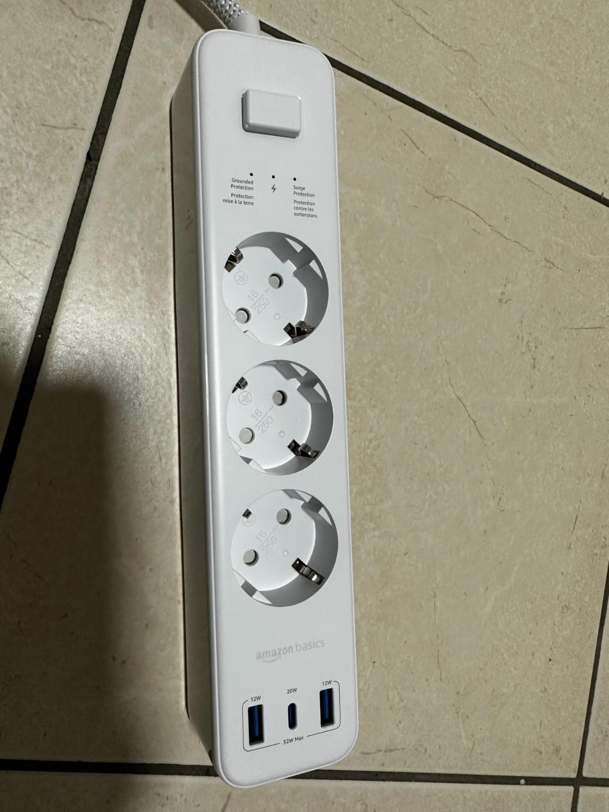 Amazon Basics multipresa 3 vie USB-C ciabatta 1,5m bianco 1050J