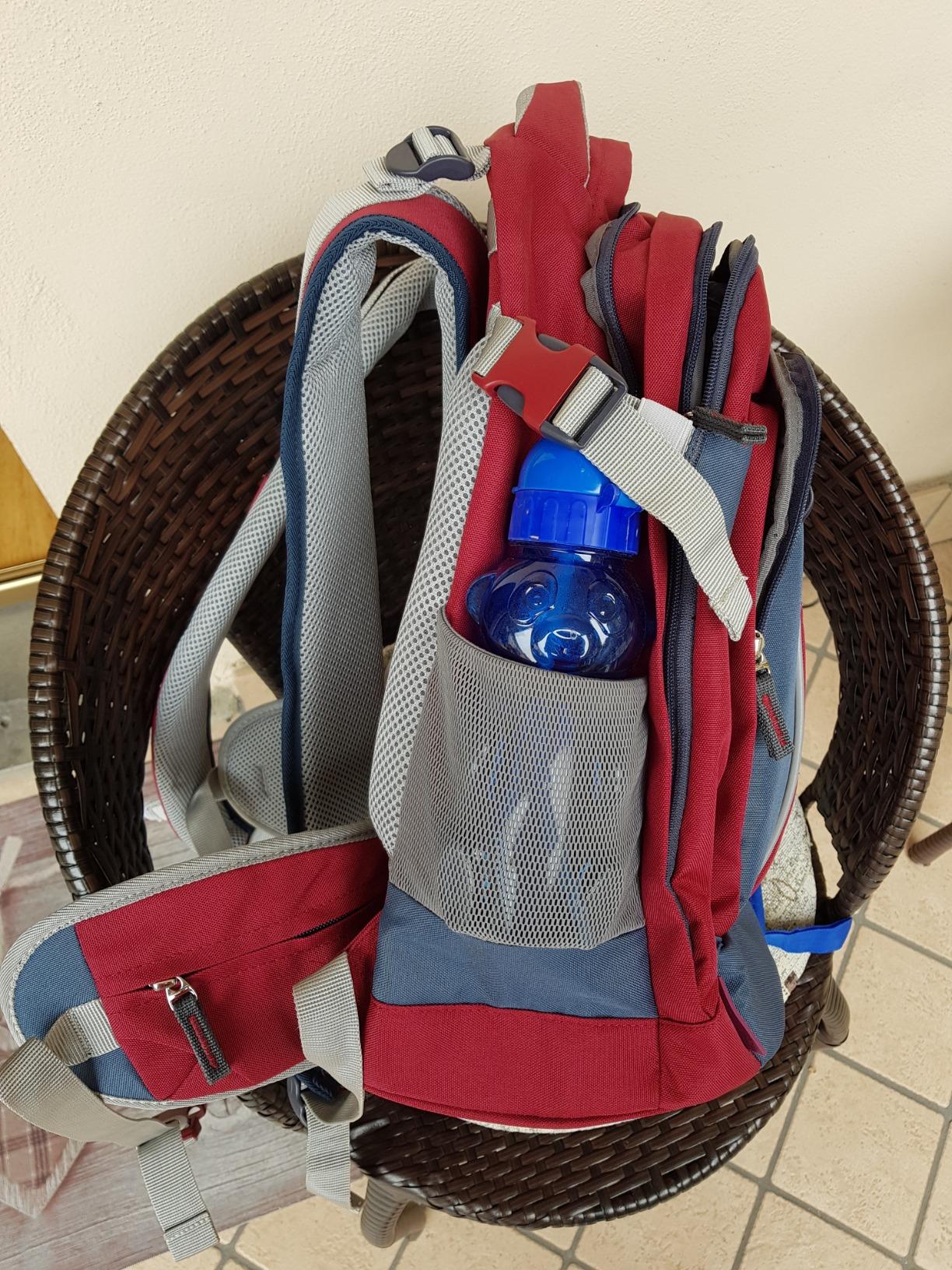AmazonBasics Zaino Ergonomico Blu 30 Litri Impermeabile