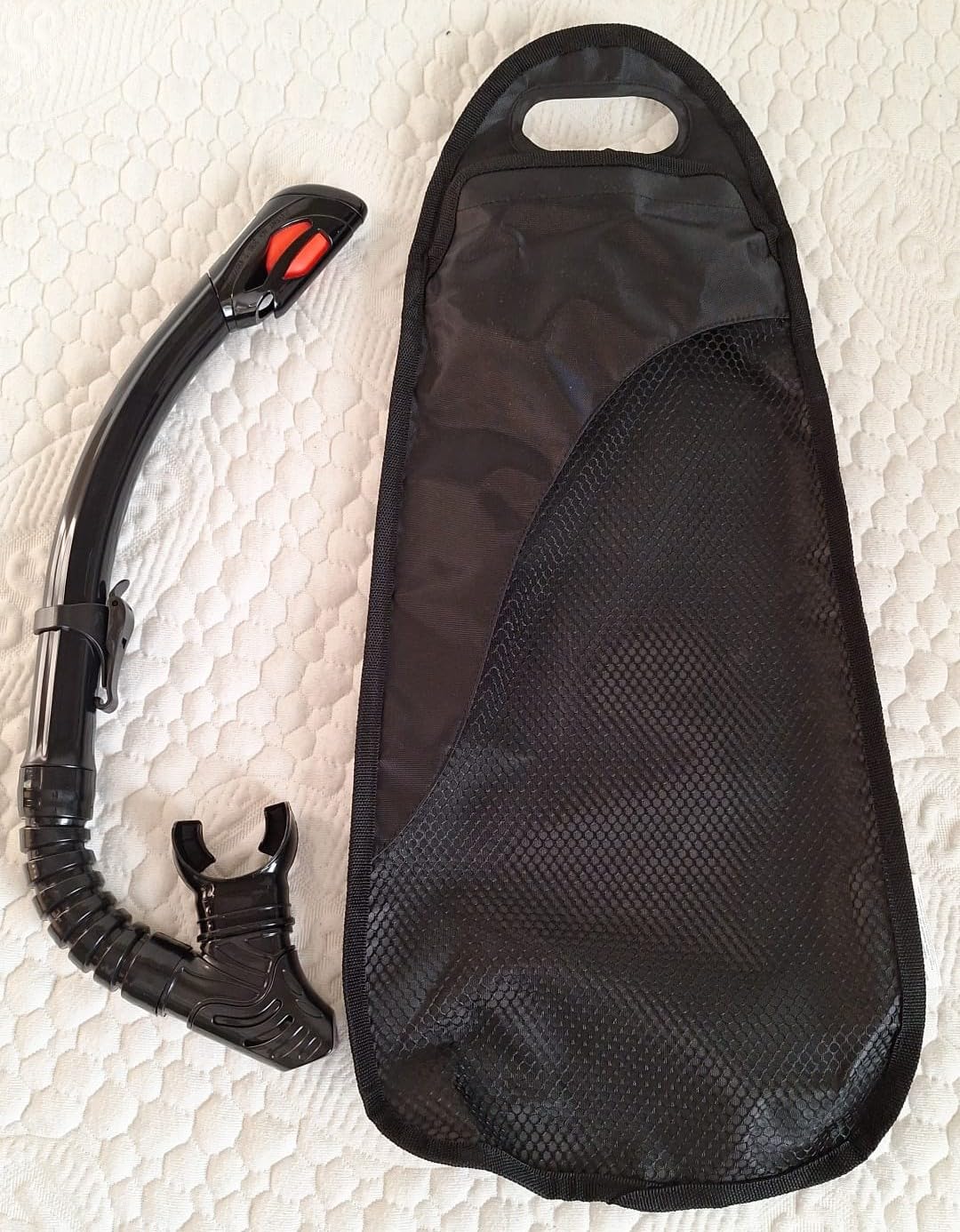 Amazon Basics Set Maschera Snorkeling Adulti Nero con Borsa Silicone