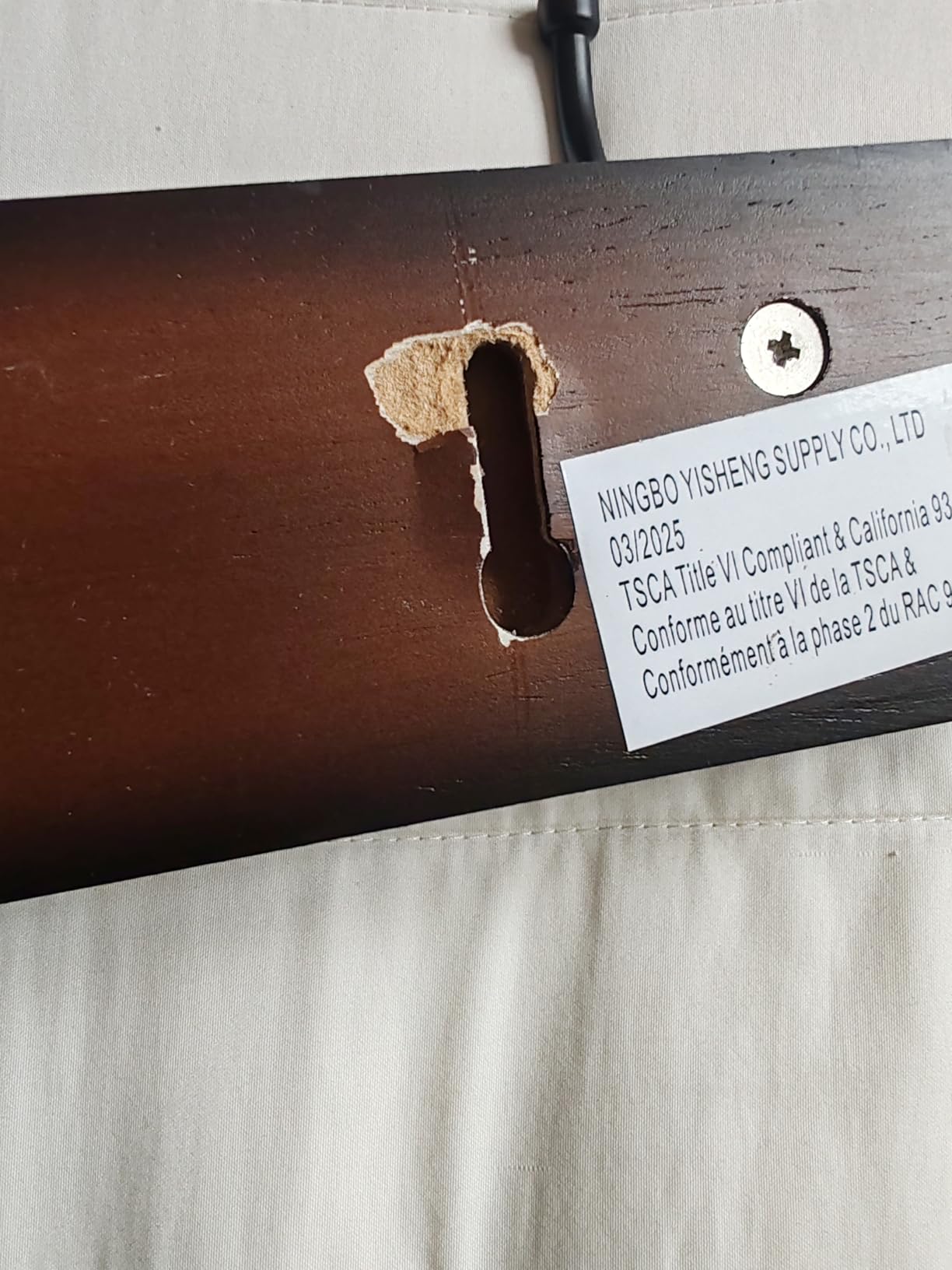 Amazon Basics Appendiabiti da Parete Legno Noce Chiaro 1 pezzo