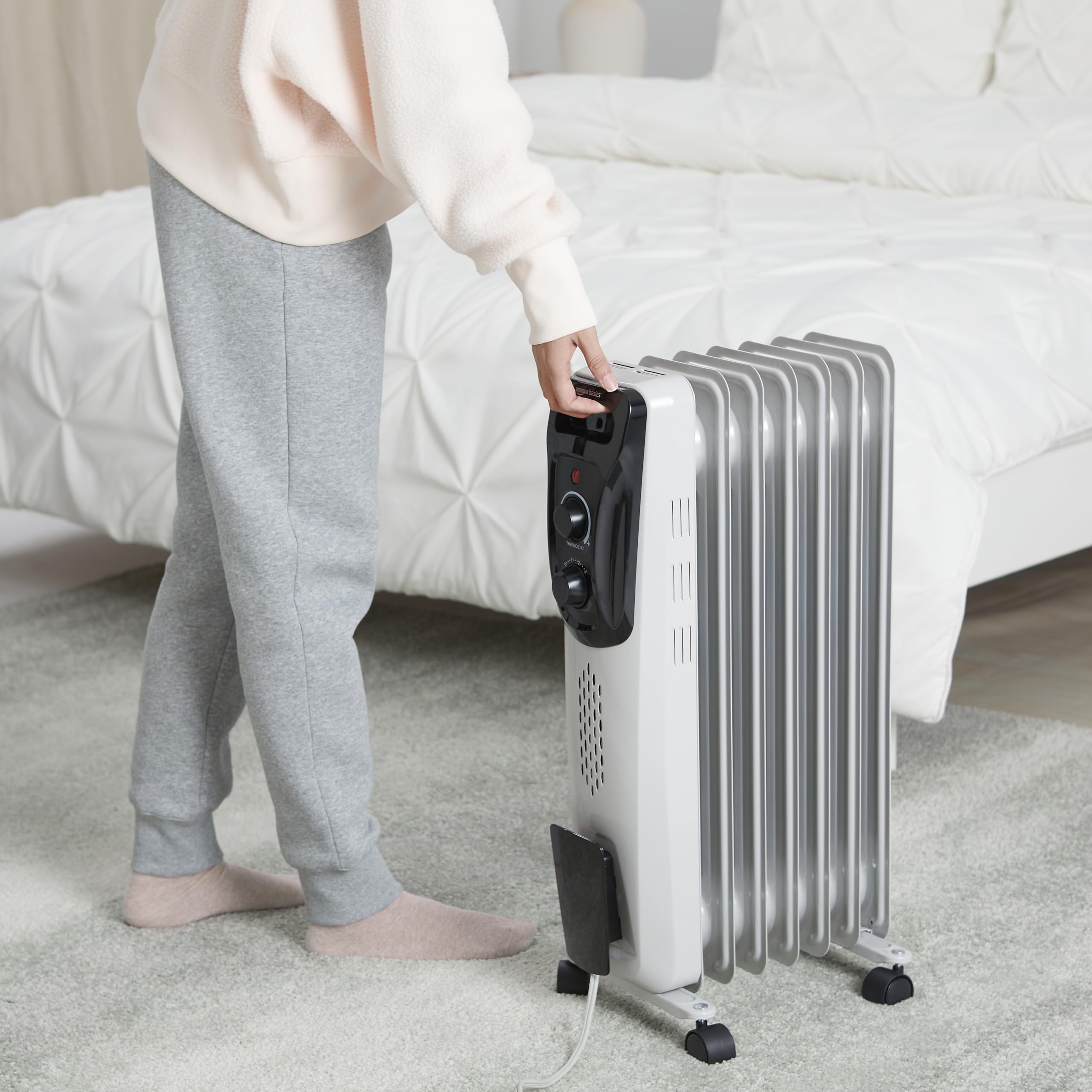 Amazon Basics Termosifone Olio 1500W Bianco 7 Elementi