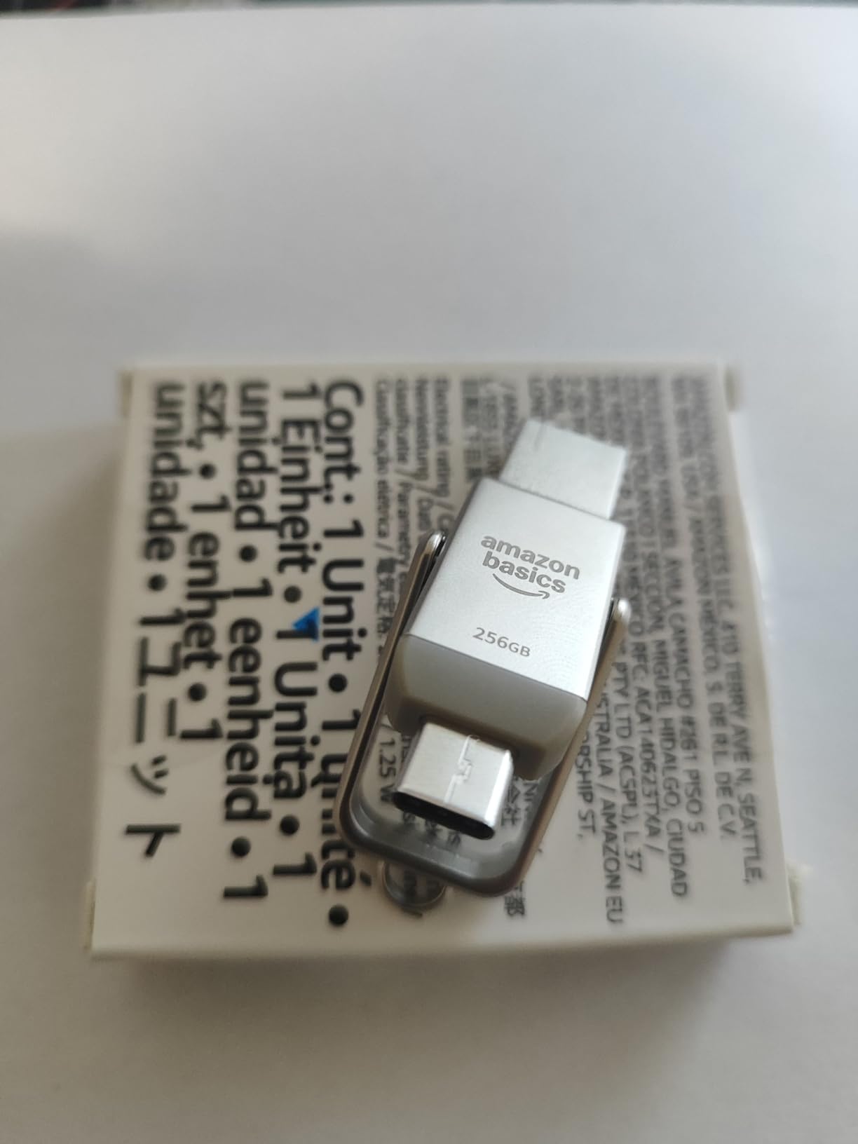 AmazonBasics chiavetta USB doppia USB-C USB-A 256 GB argento