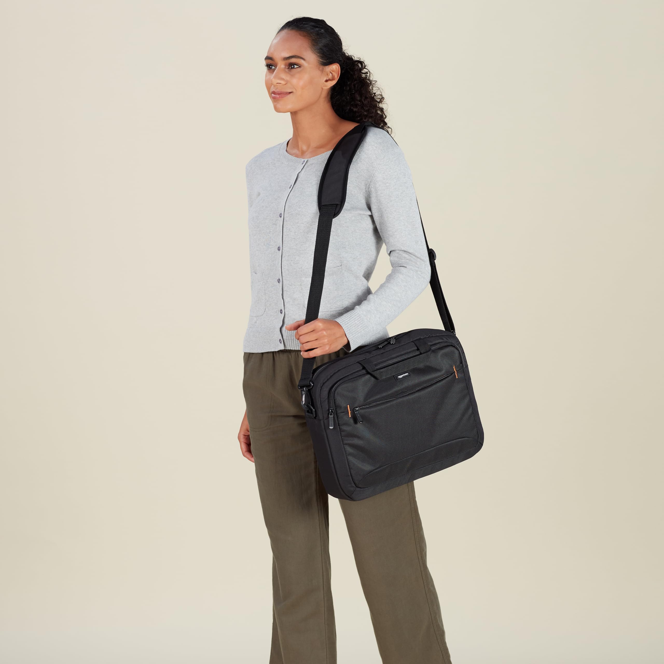 Amazon Basics borsa tracolla laptop 17,3 pollici 44 cm nero