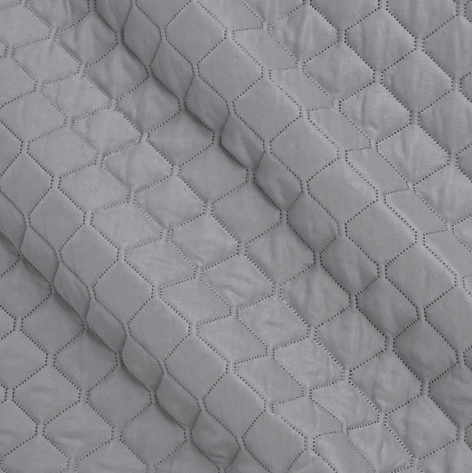 AmazonBasics Trapunta 220x240 Grigio Scuro in Microfibra