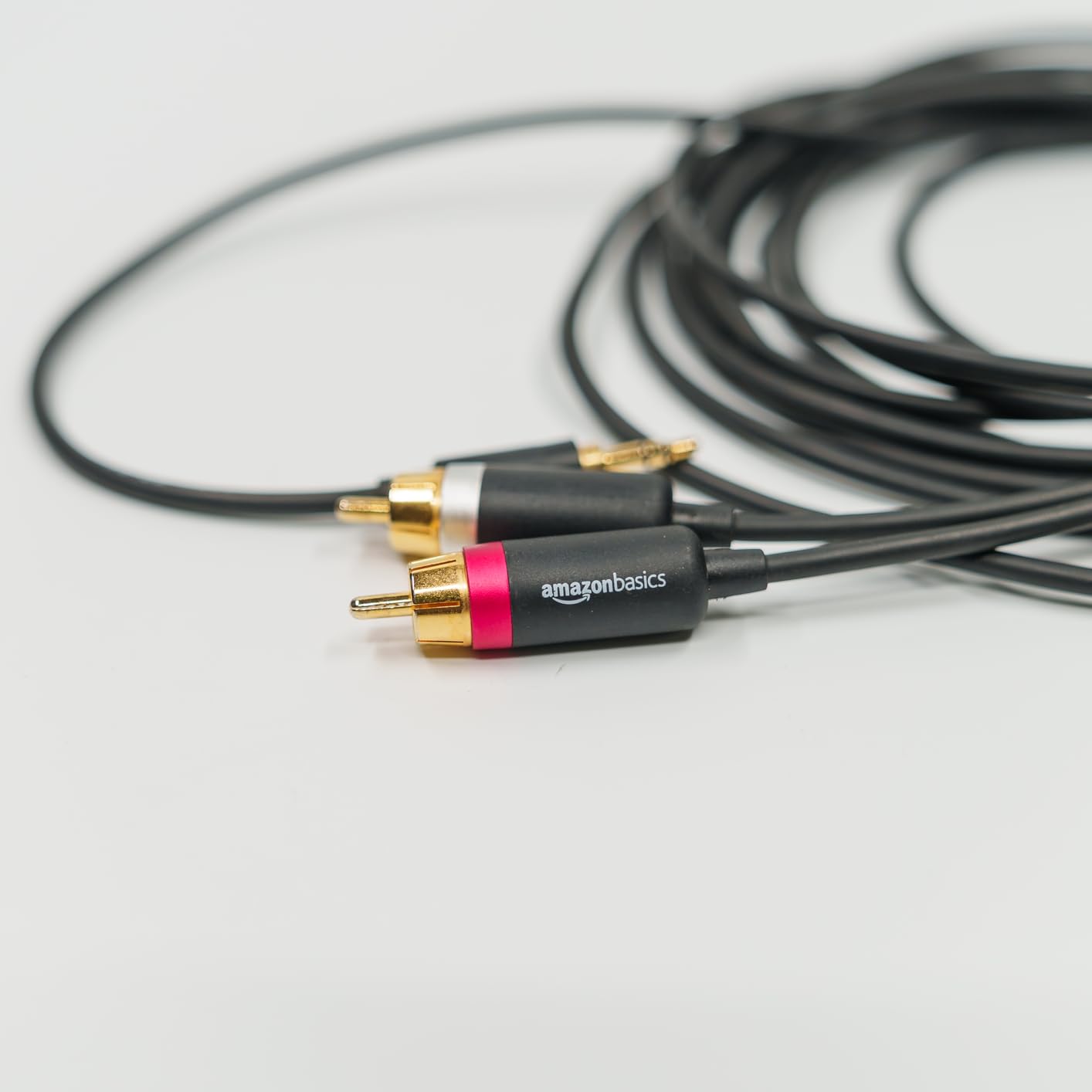 Amazon Basics Cavo Audio Aux 3,5-RCA 2,4 m Nero Placcato Oro