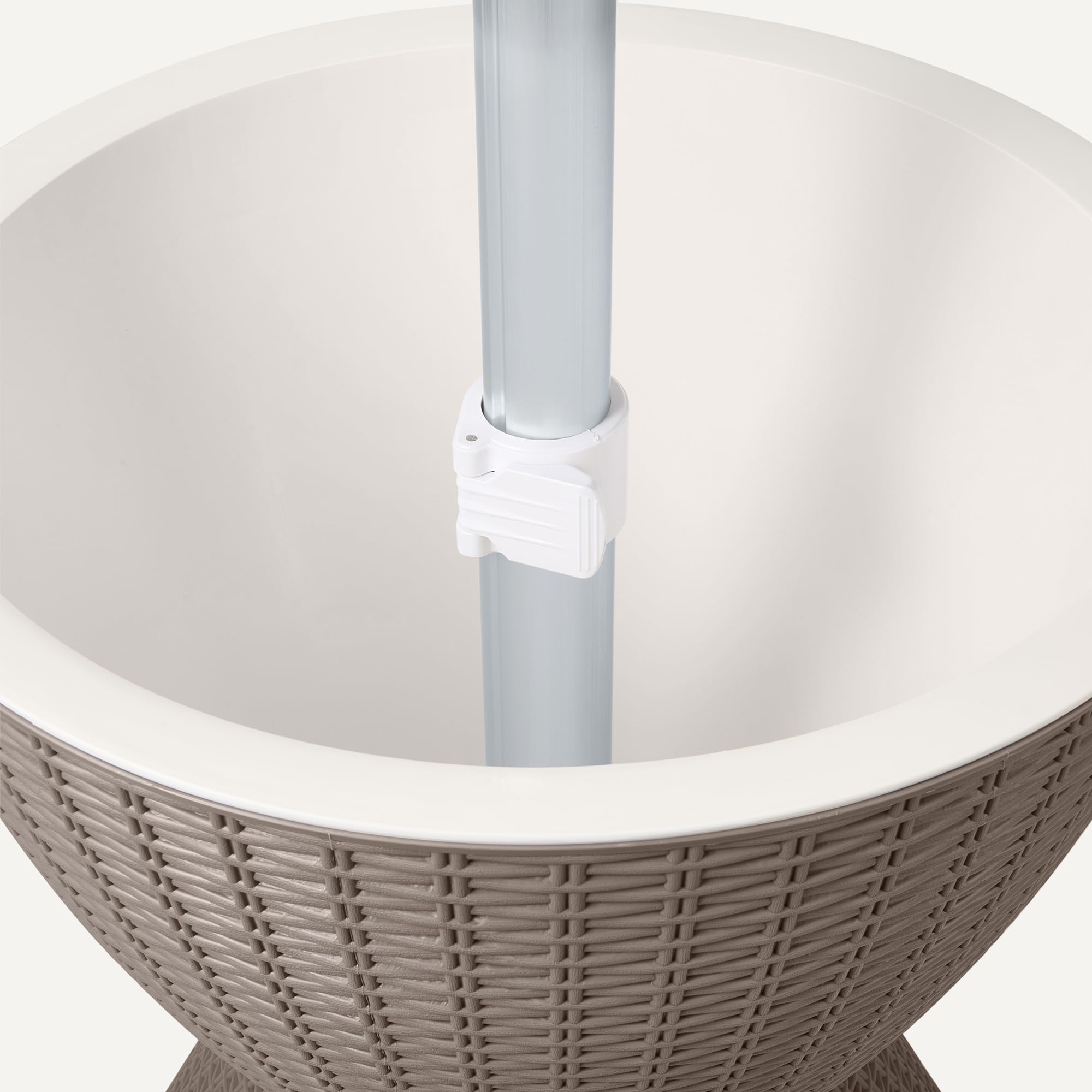 Amazon Basics Tavolo Bar Refrigerante 30L Rattan Marrone