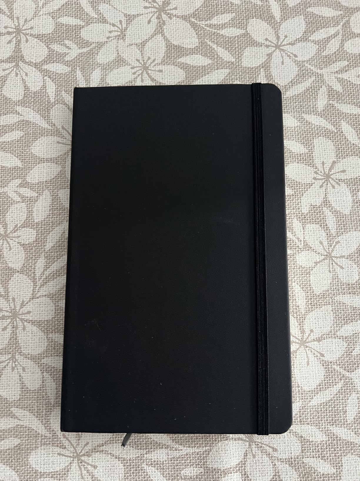 Amazon Basics Classico Taccuino Puntinato Nero 240 Pagine Rigido