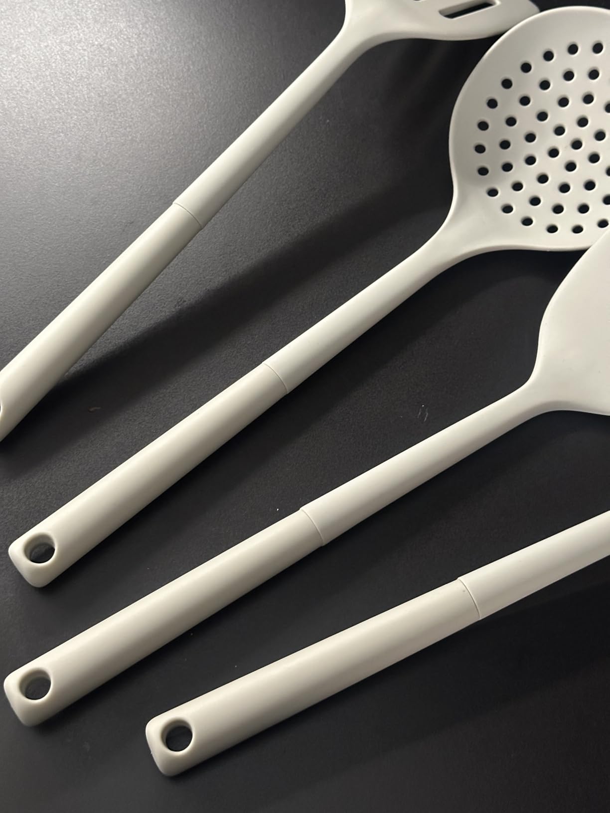 Amazon Basics mestoli cucina silicone 4 pezzi grigio lino