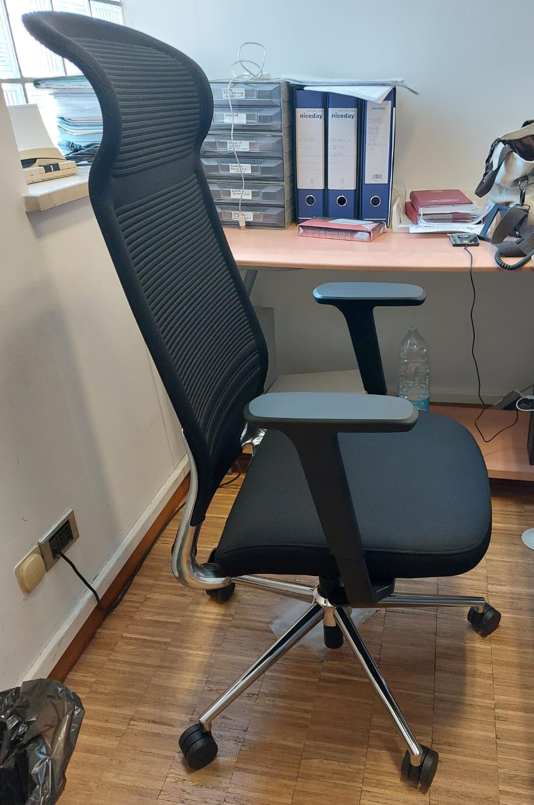 Amazon Basics Sedia Ufficio Ergonomica Nera Schienale Alto in Rete