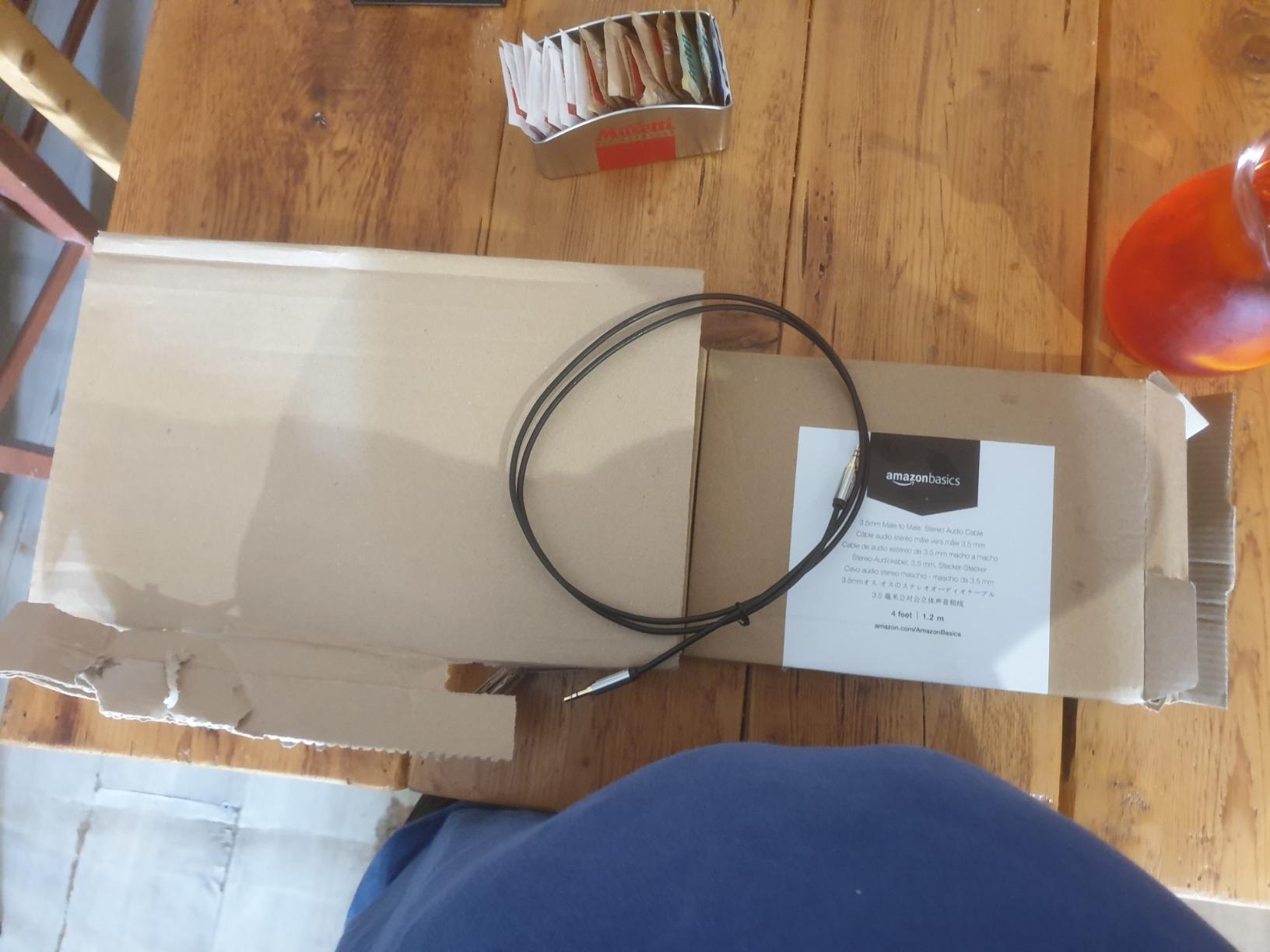 Amazon Basics Cavo Audio Aux 3,5 mm 1,2 m Nero